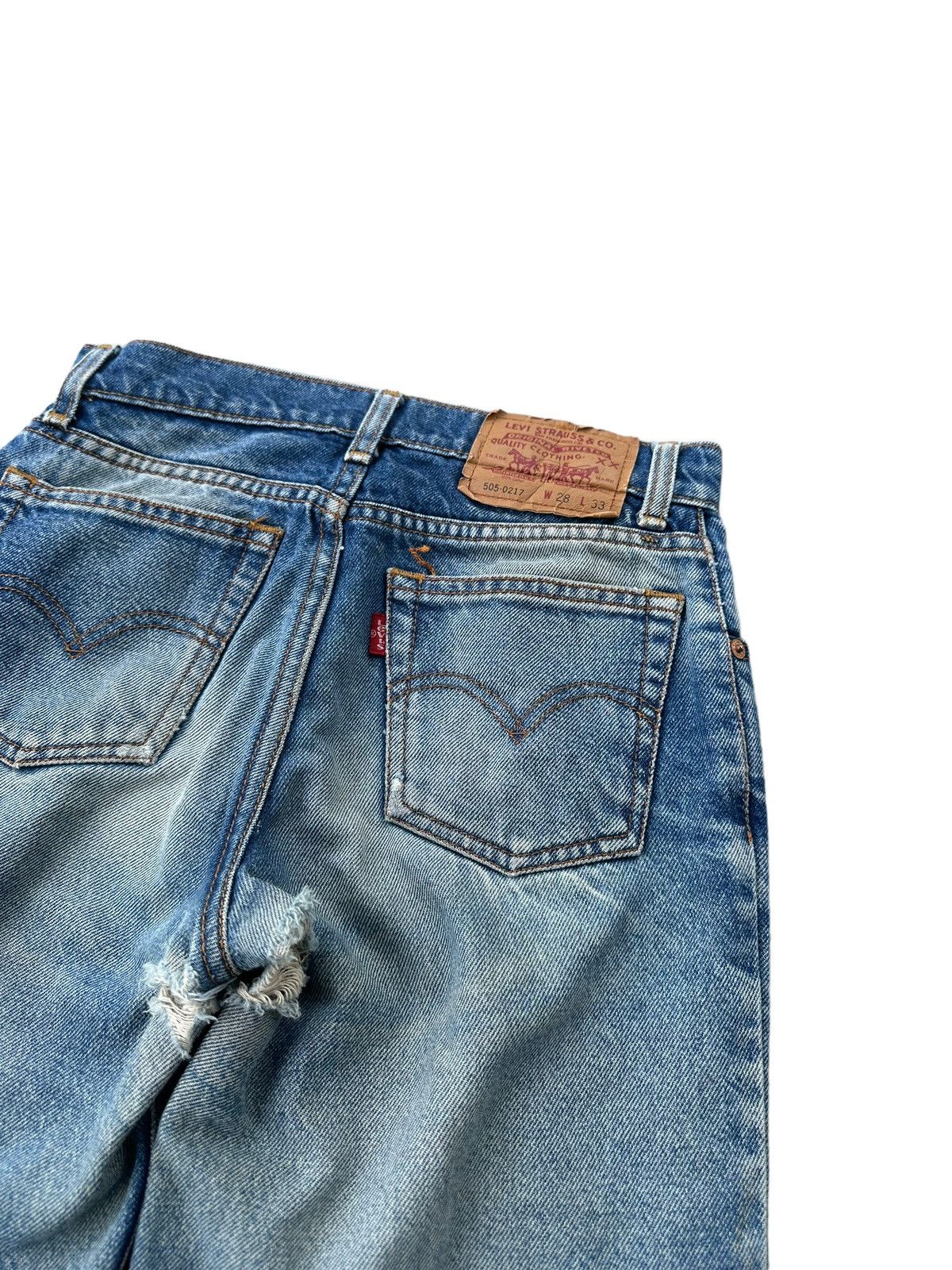Levi's Vintage Levi’s 505-0217 top button 359 blue denim jeans Size US 26 / EU 42 - 2 Thumbnail