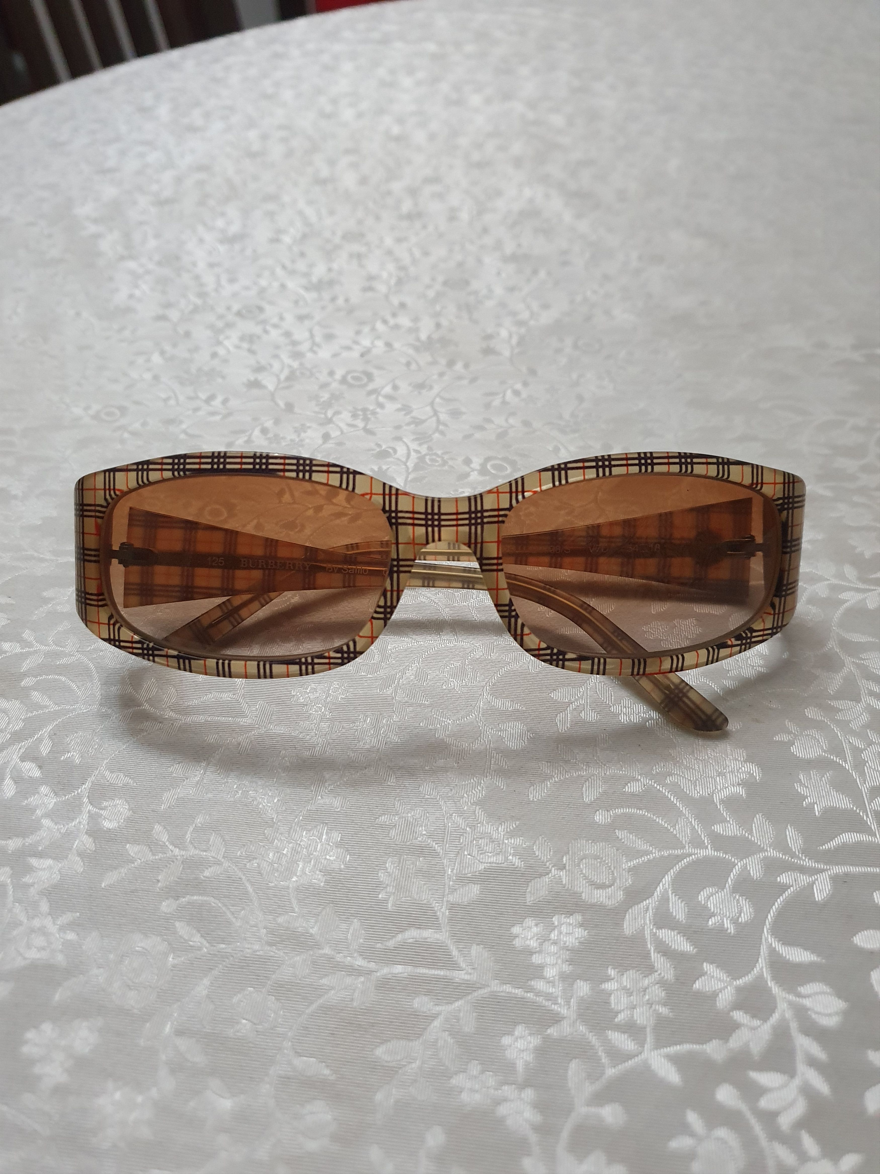 00's Burberry Vintage Y2k Nova-Check Retro-Punk Sunglasses