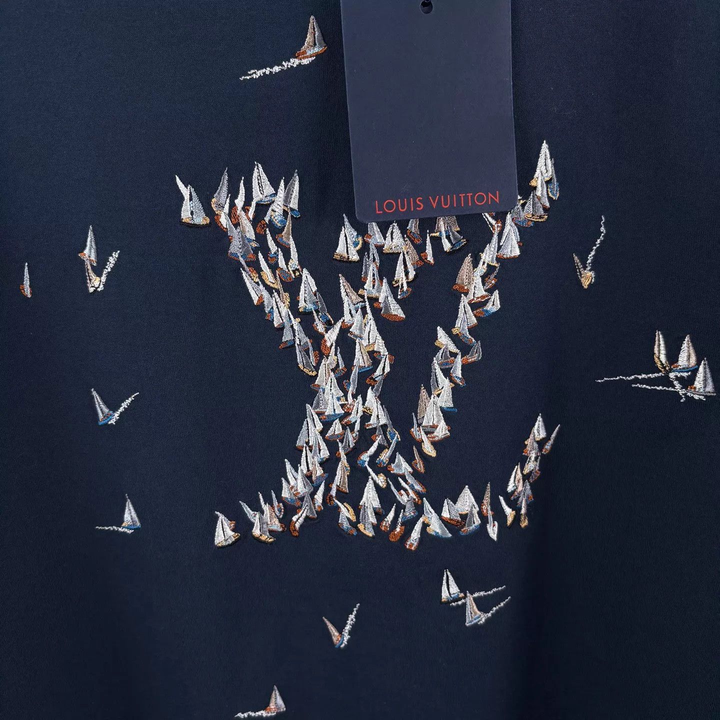 Louis Vuitton LV Sailboat Embroidered Logo Short Sleeve Tee L new unused Size US L / EU 52-54 / 3 - 4 Thumbnail