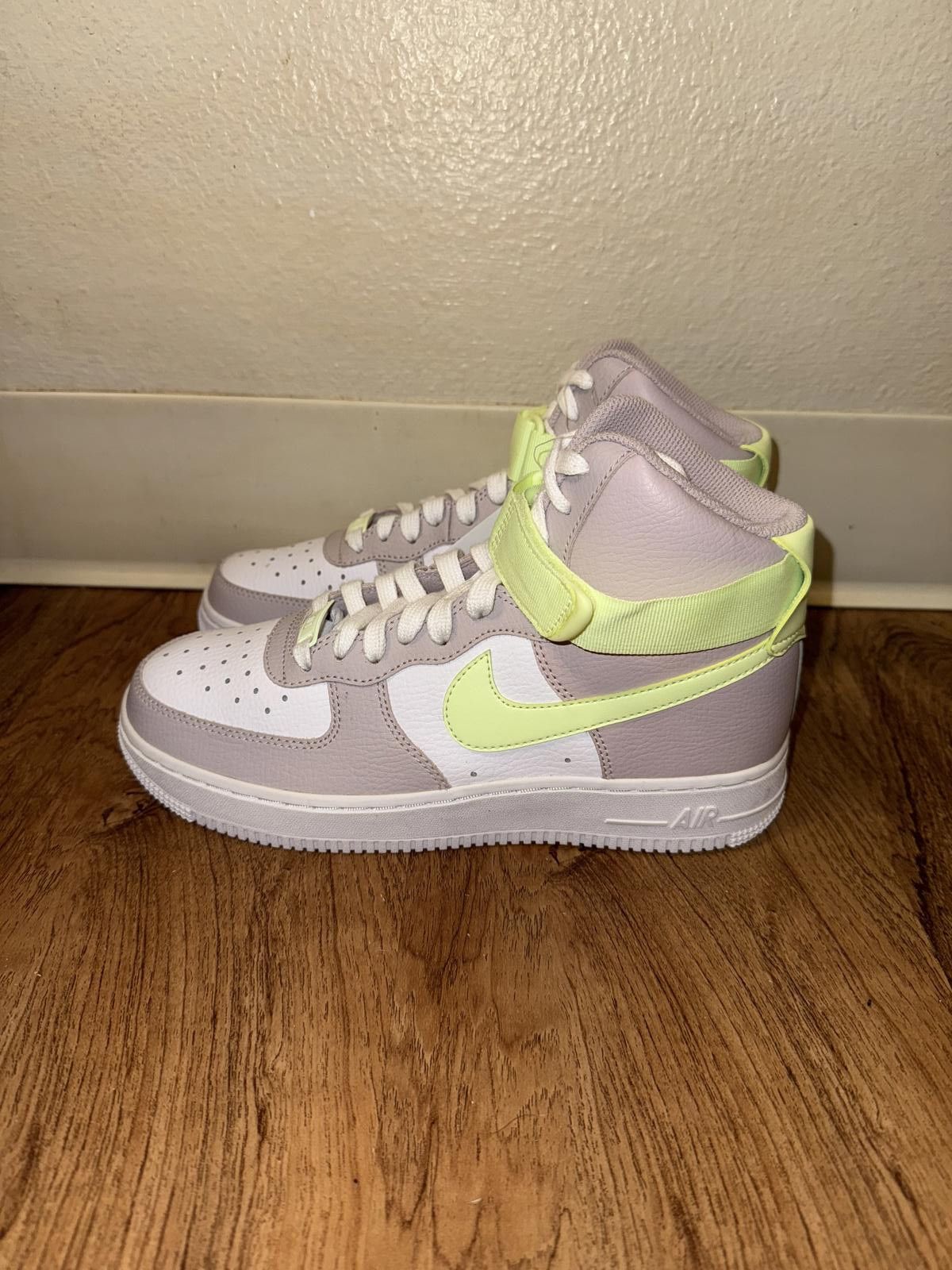 Nike Nike Air Force 1 High Platinum Tint Barely Volt Sample (Women’s) Size US 7 / IT 37 - 3 Thumbnail