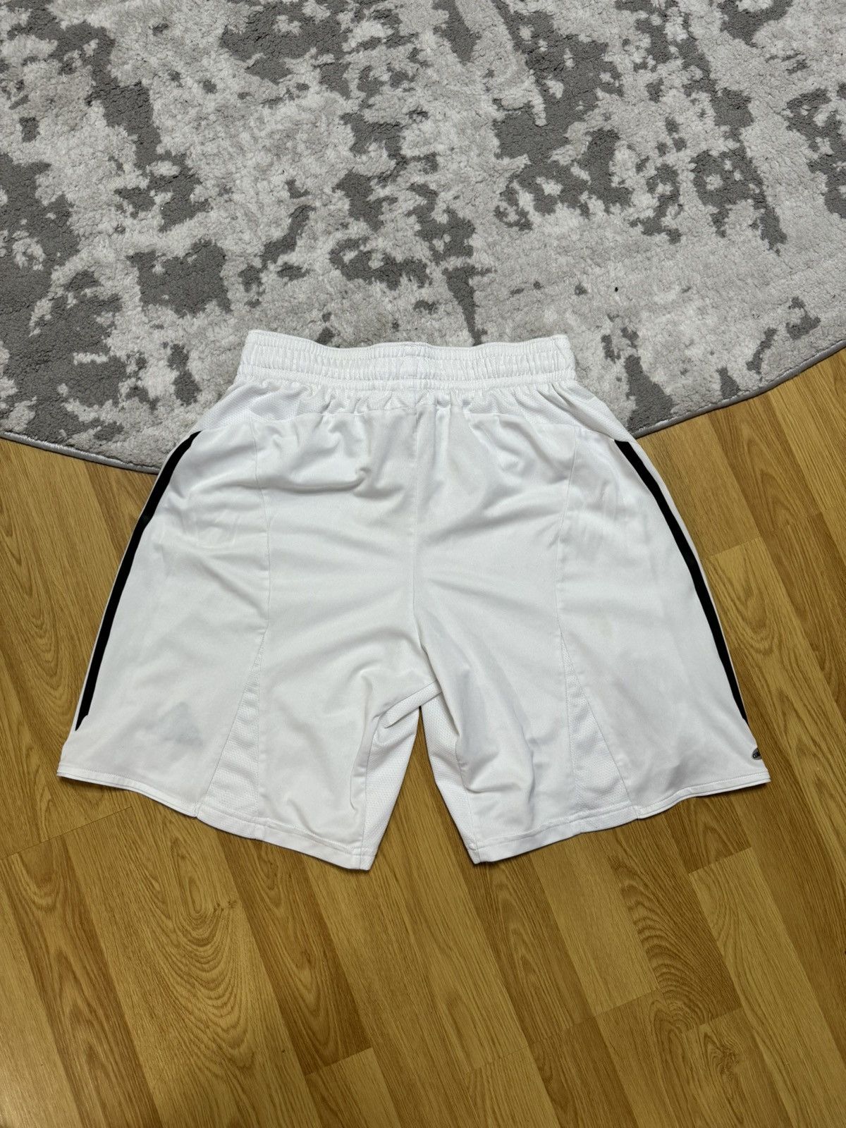 Adidas × Vintage White Adidas Men's Real Madrid Football Soccer Shorts Size US 34 / EU 50 - 2 Thumbnail