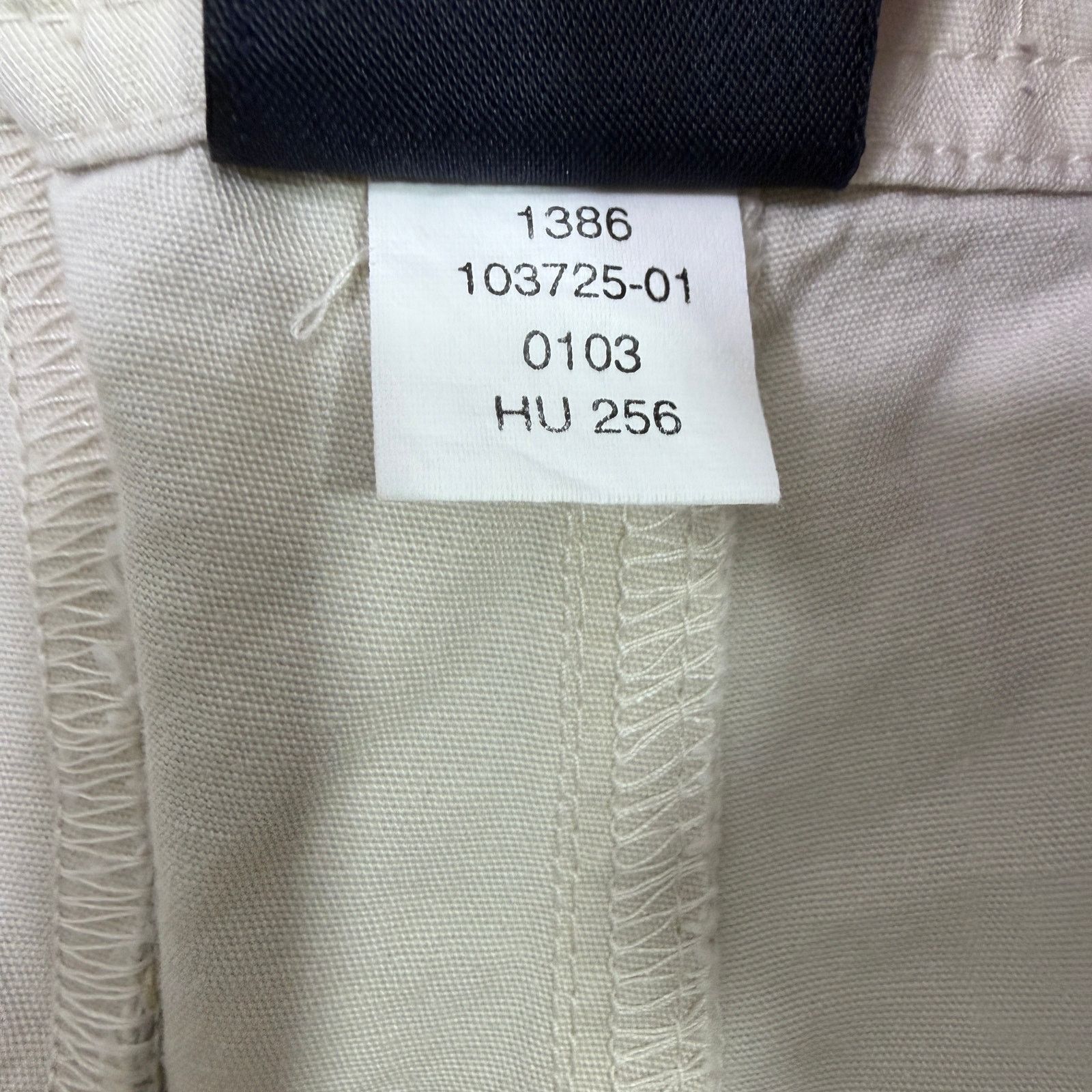Gap Gap Flat Front Khaki Chino Shorts Medium Beige 8" Inseam NEW Size US 34 / EU 50 - 7 Thumbnail
