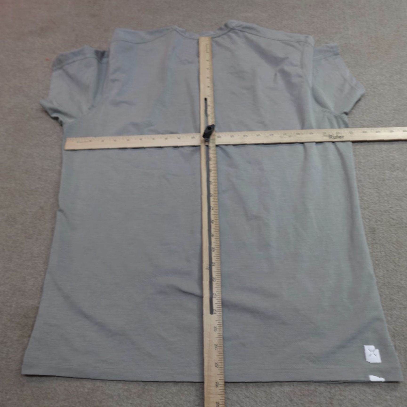 Ten Thousand Ten Thousand T-Shirt XL Gray Solid The Versatile Shirt Mens Short Sleeve Crew Neck Polyester Blend 2020s Size US XL / EU 56 / 4 - 6 Thumbnail