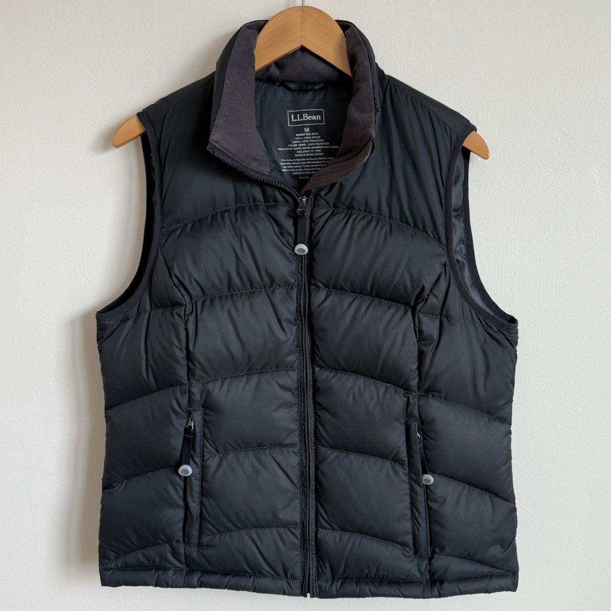 L.L. Bean L.L. Bean Puffer Vest Women’s M Black Goose Down Insulated Size M / US 6-8 / IT 42-44 - 2 Thumbnail