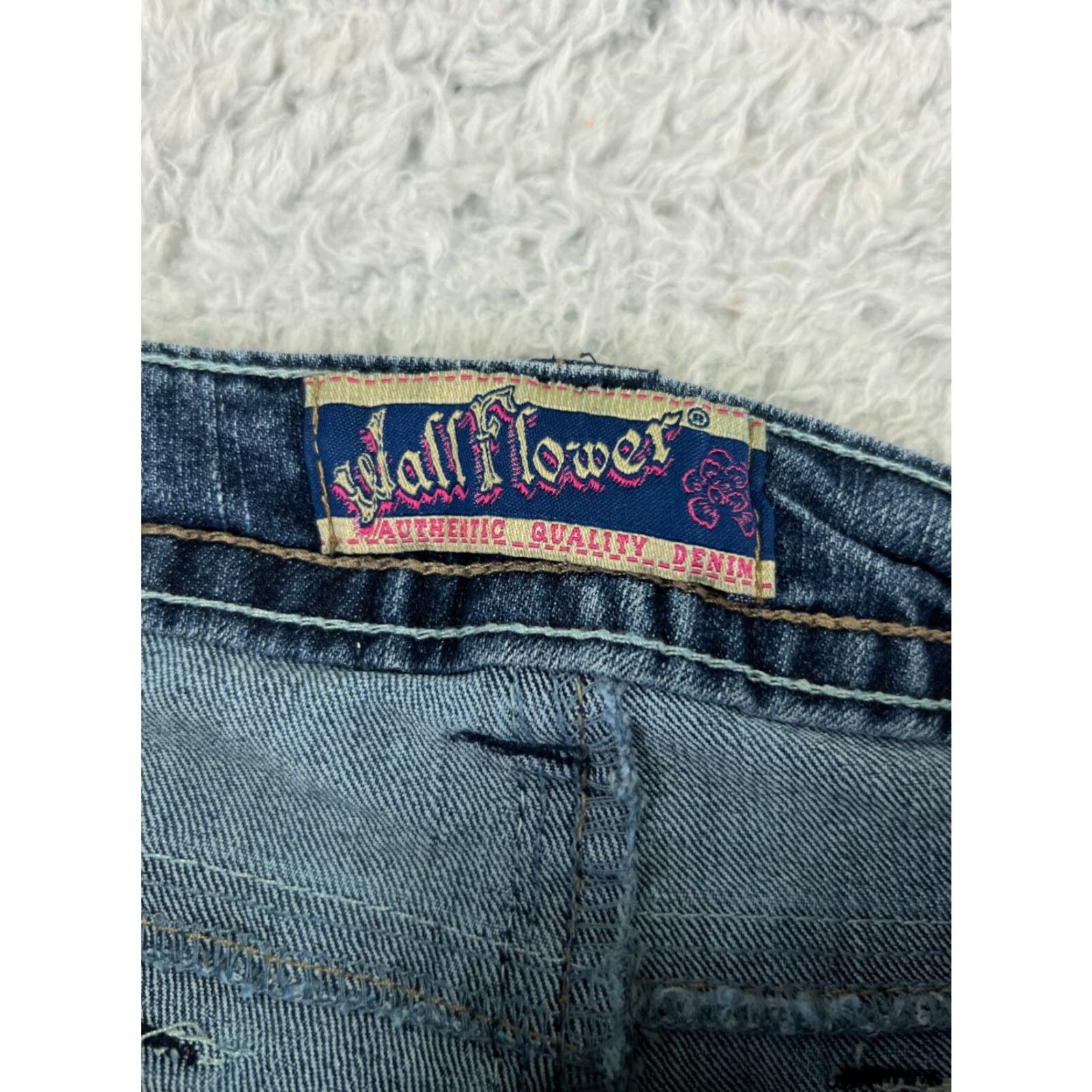 Vintage Wallflower Jeans Jeans Wallflower 5 Blue Denim Flared Ramie Blend 25x32 Womens Regular 5-Pocket Blue (Medium Wash) Vintage N/A Size 27" / US 4 / IT 40 - 3 Thumbnail