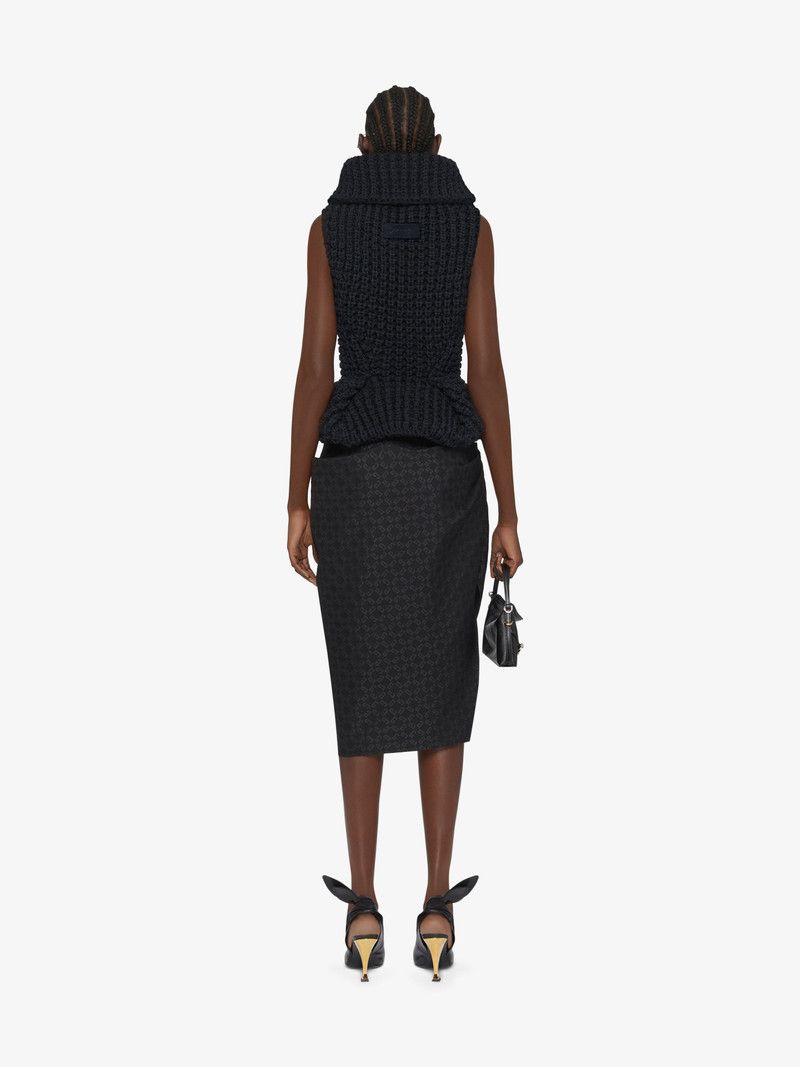 Givenchy o1w1db10326 Fitted Sleeveless High Neck Top in Black Size M / US 6-8 / IT 42-44 - 4 Thumbnail