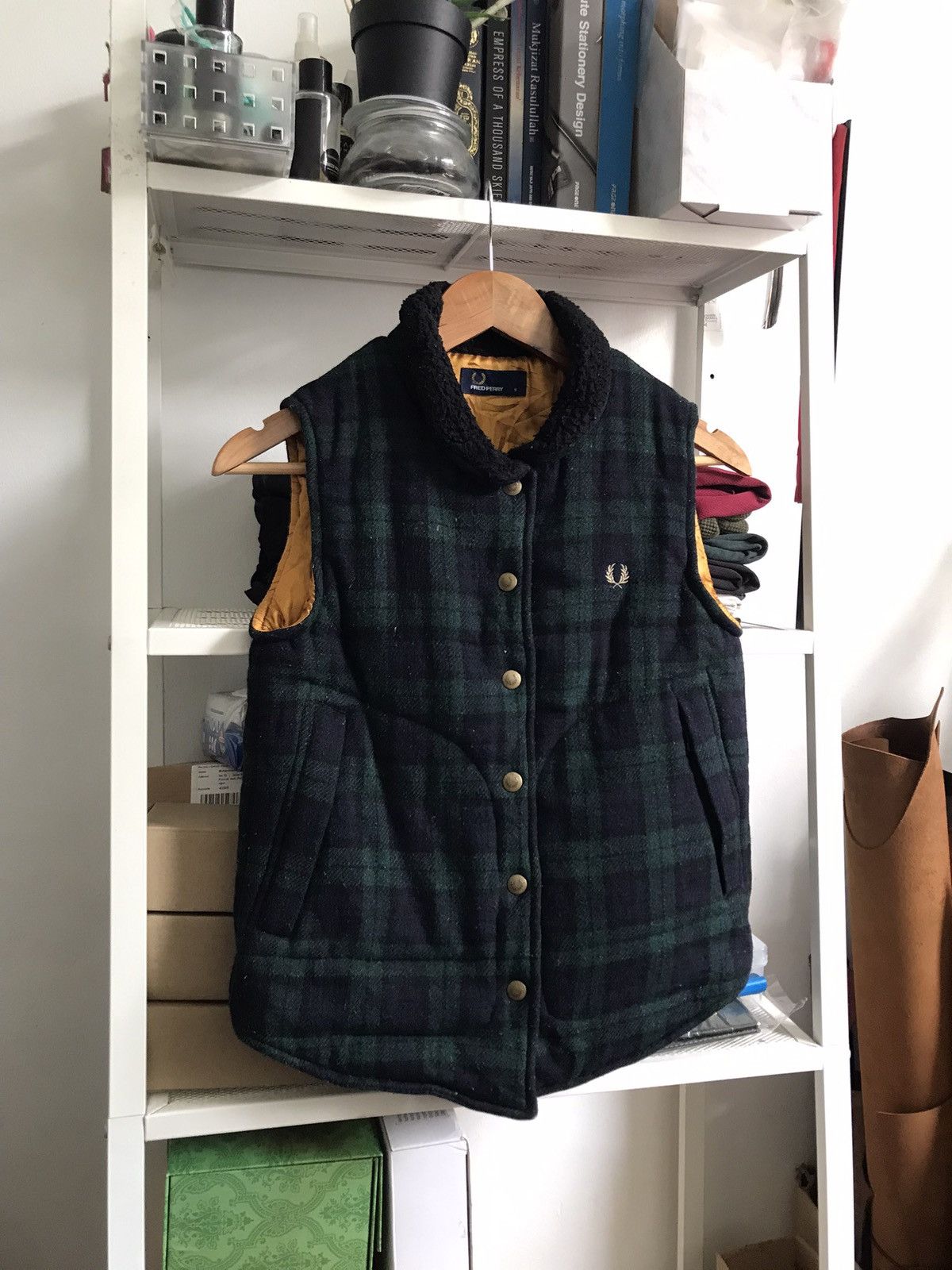 Fred Perry × Vintage VTG FRED PERRY Faux Fur Vest for Men Size US S / EU 44-46 / 1 - 1 Thumbnail