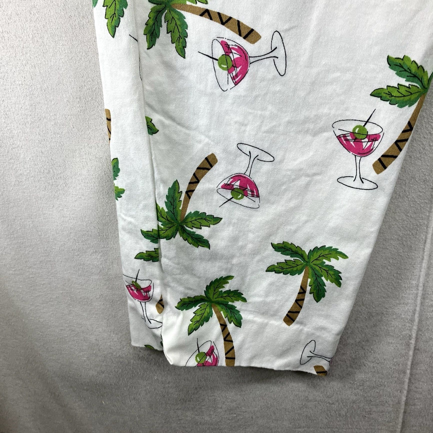 Gloverall VINTAGE Briggs New York Women's Capri Pants 10 High Rise White Pink Martini Pattern 80s 90s Summer Fashion Size 32" / US 10 / IT 46 - 5 Thumbnail