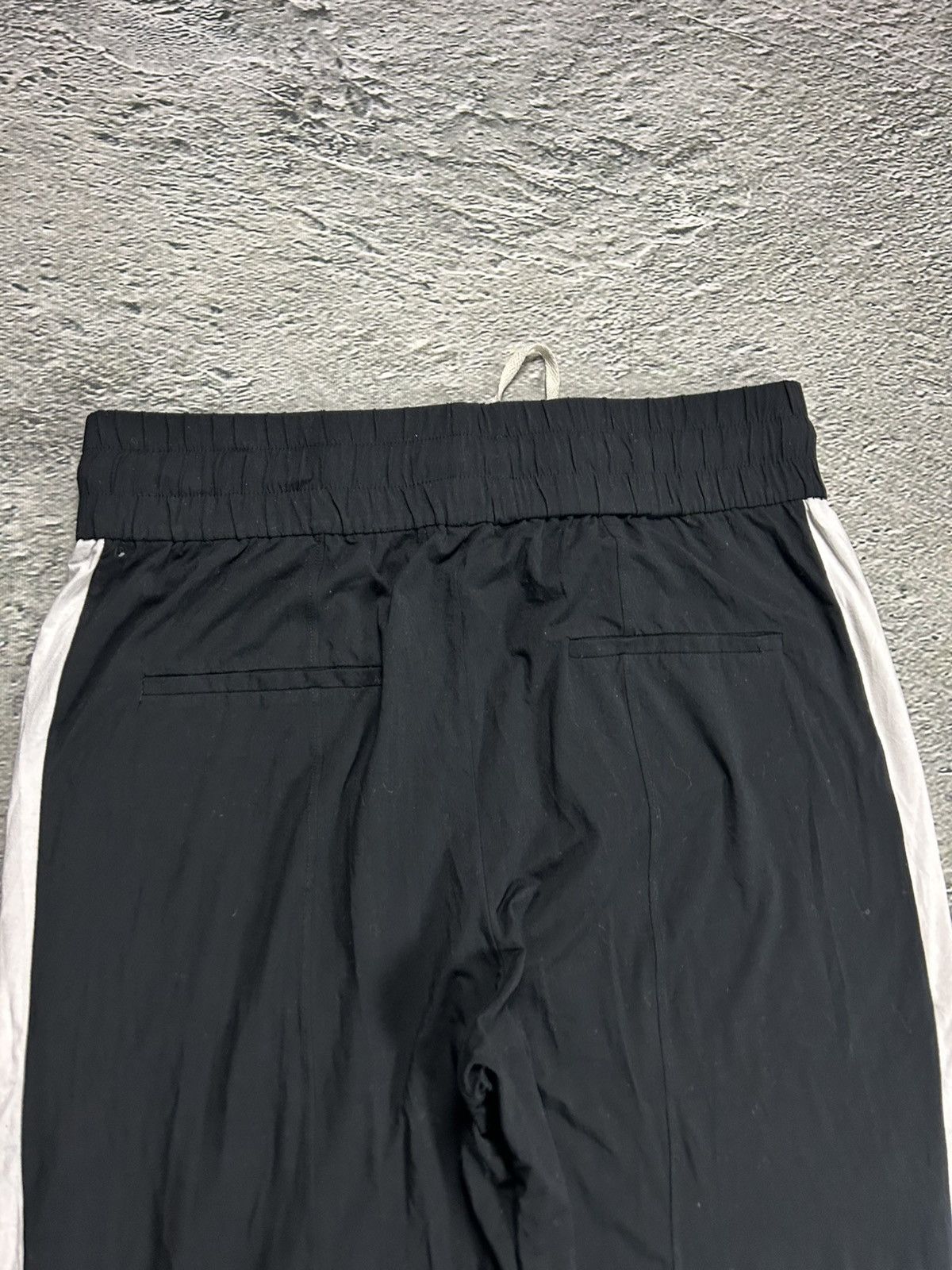 Helmut Lang Helmut Lang sweat pants black and white Size US 32 / EU 48 - 6 Thumbnail