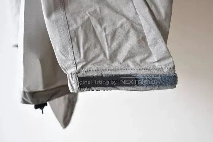 And Wander and wander PERTEX Lightweight Rain Jacket. Size US L / EU 52-54 / 3 - 9 Thumbnail