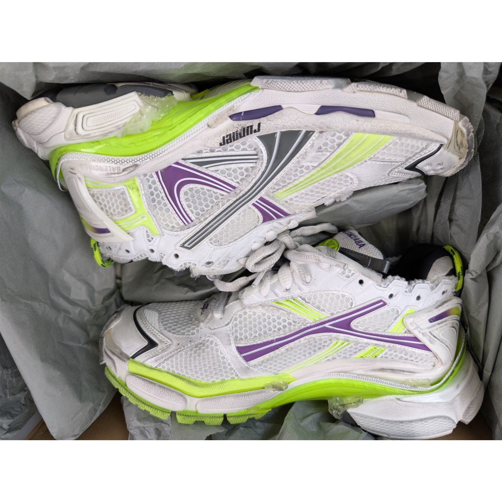 Balenciaga o1rshd1 Mesh Runner Sneaker in White / Fluo Yellow / Grey Size US 11 / EU 44 - 19 Thumbnail