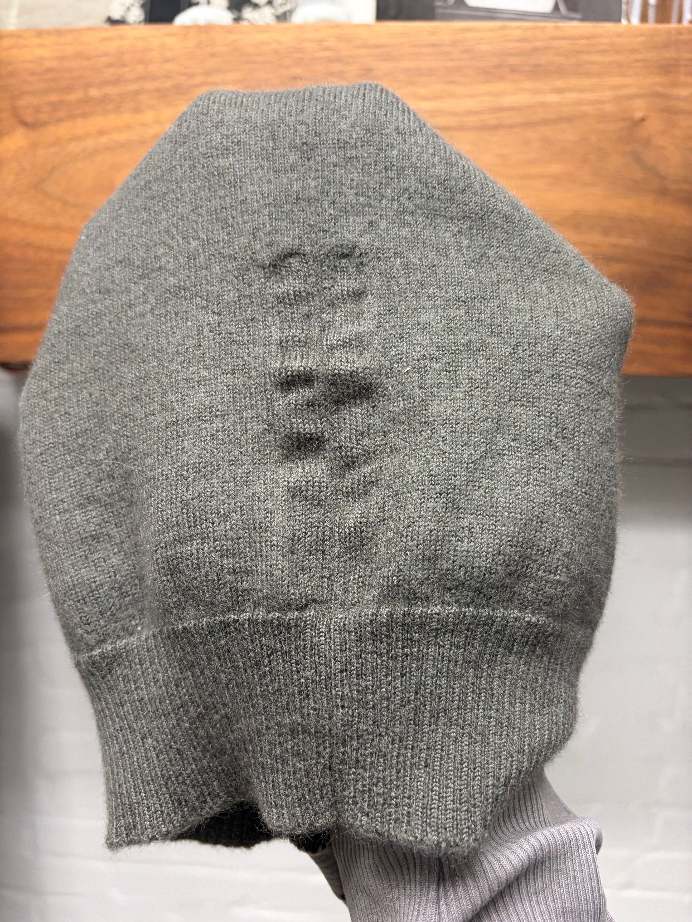 Rick Owens AW2018 Rick Owens ‘Sisyphus’ Dark Dust Ribbed Cashmere Beanie Size ONE SIZE - 2 Thumbnail