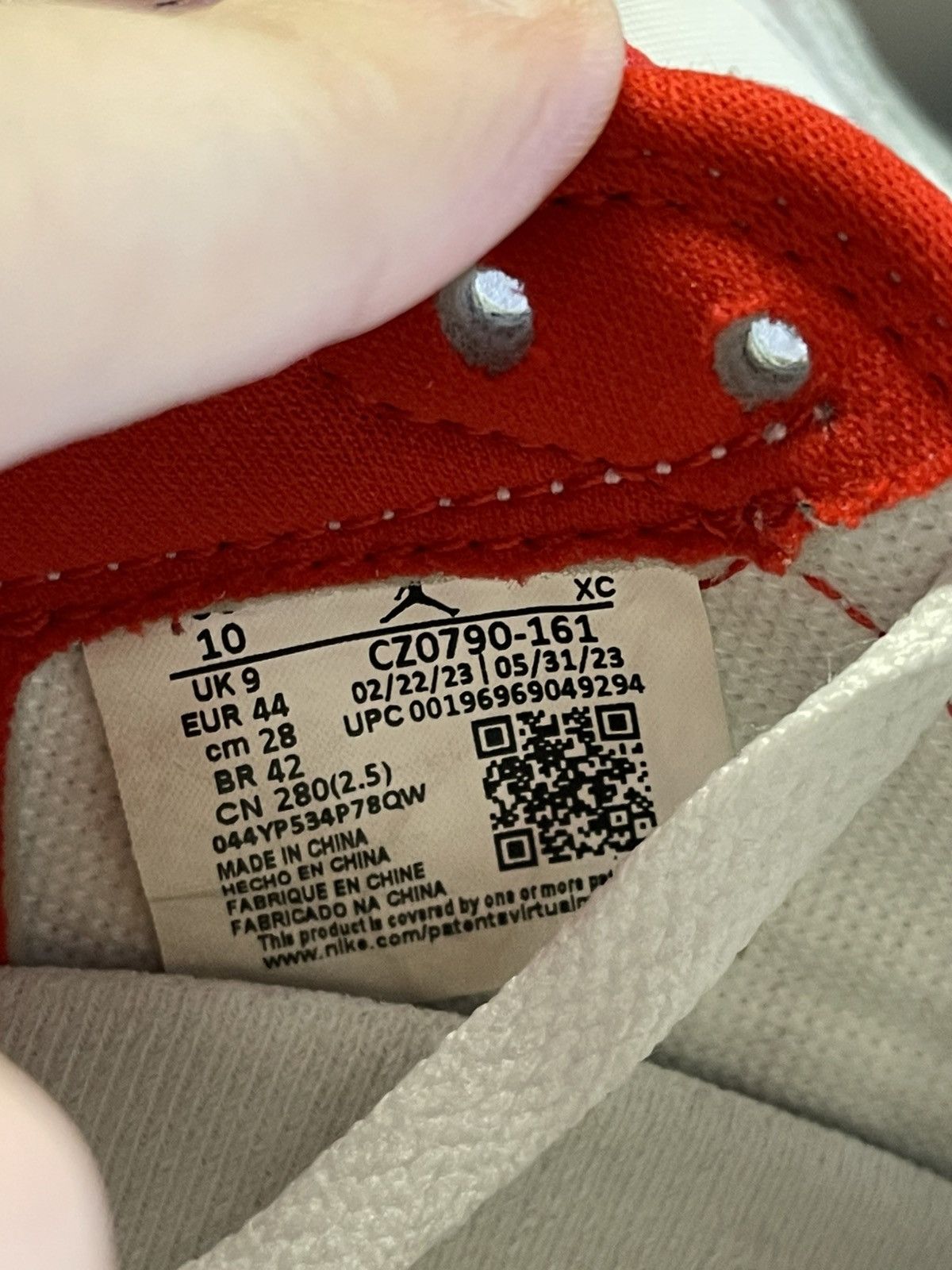 Jordan Brand Size 10 - Jordan 1 Low Retro University Red Clean! Size US 10 / EU 43 - 8 Thumbnail