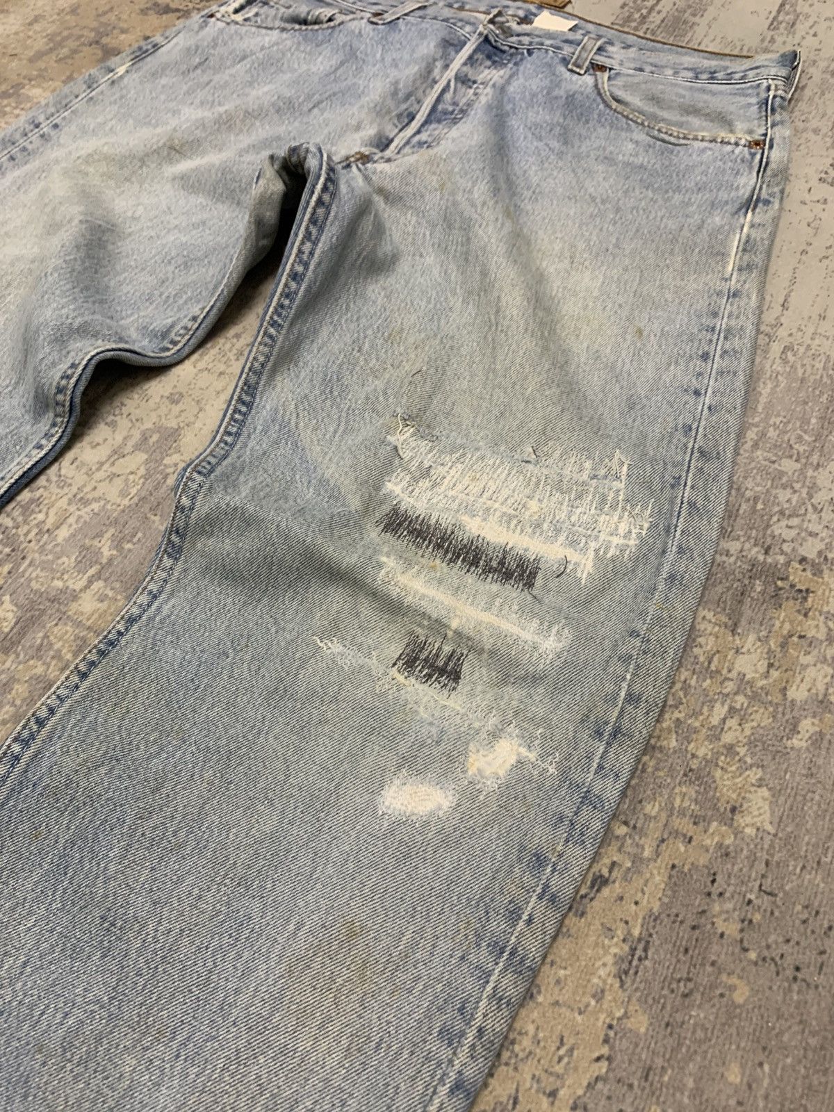 Levi's VTG Levi's 501 Light Wash Repaired Distressed Jeans Size US 35 - 3 Thumbnail