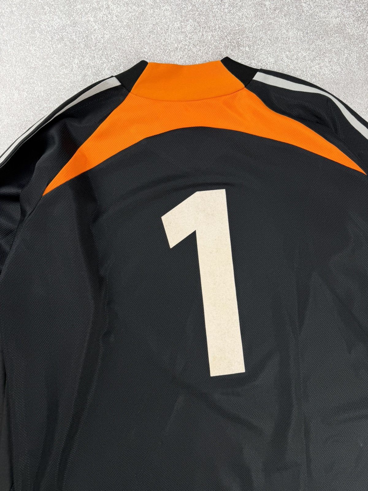 Adidas Vintage Adidas Goalkeeper Jersey Men’s Size M Size US M / EU 48-50 / 2 - 14 Thumbnail