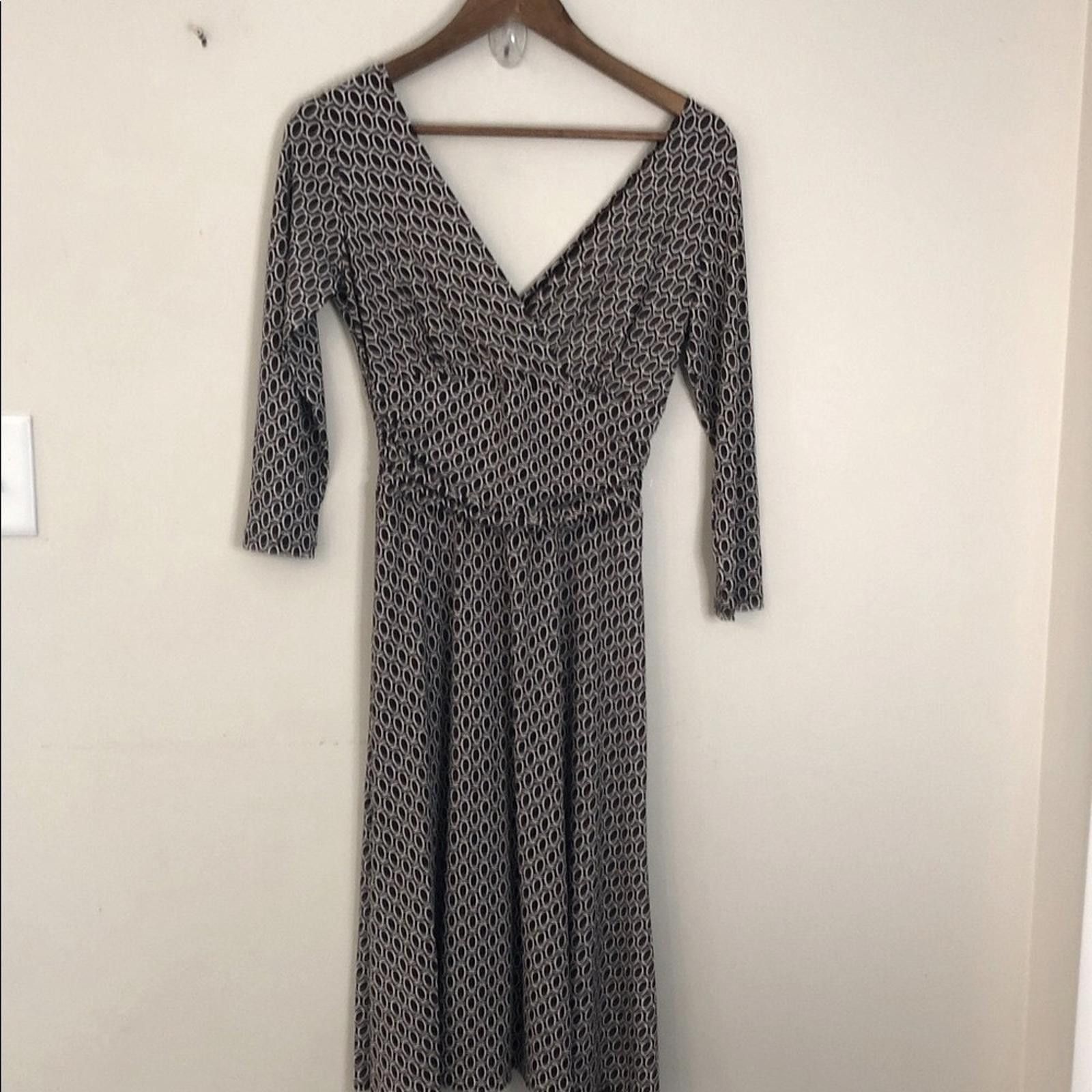 Other Maggy London Chocolate & Ivory Midi dress Dress deep V SZ 8 Size M / US 6-8 / IT 42-44 - 3 Thumbnail