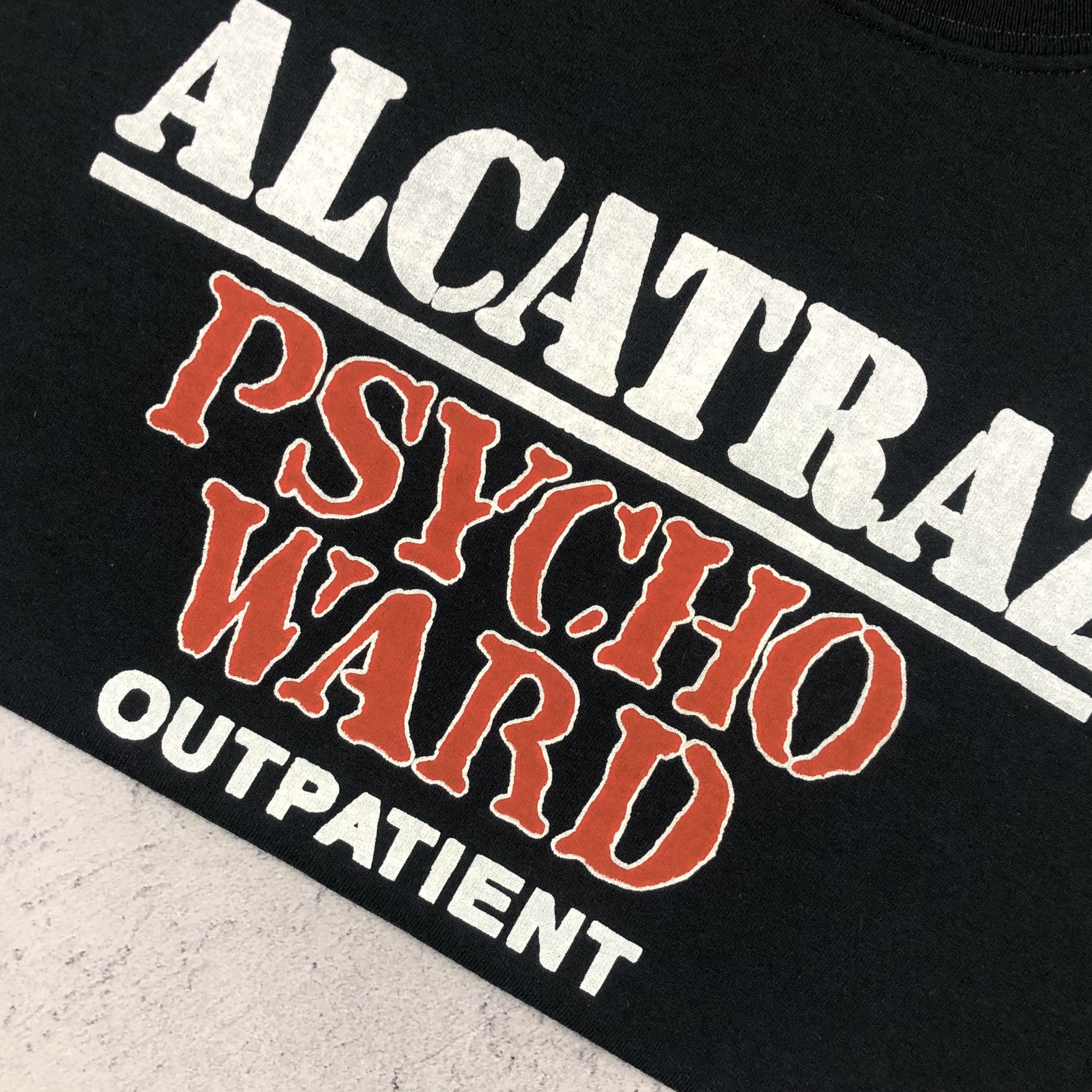 Vintage Vintage Alcatraz Psycho Ward Outpatient Tee Size US L / EU 52-54 / 3 - 2 Thumbnail