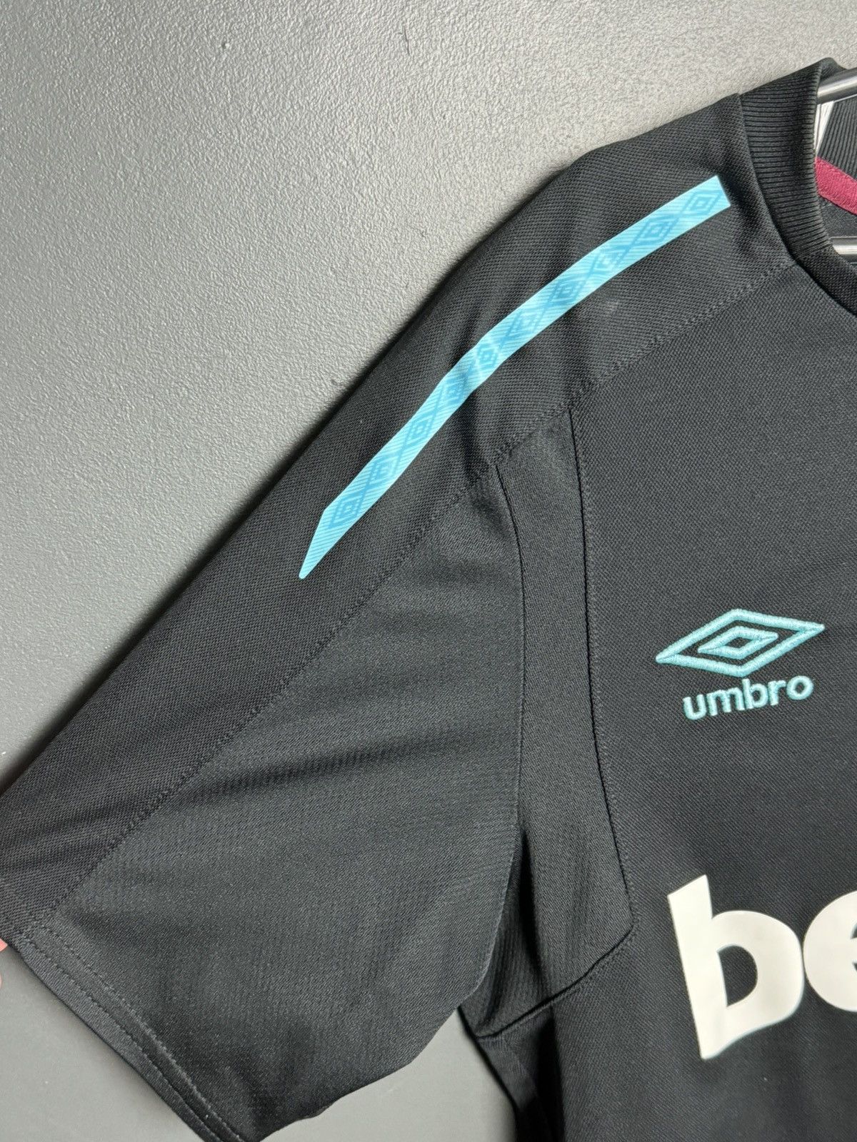 Umbro West Ham United 17/18 Away Lanzini Football Jersey Size US S / EU 44-46 / 1 - 6 Thumbnail
