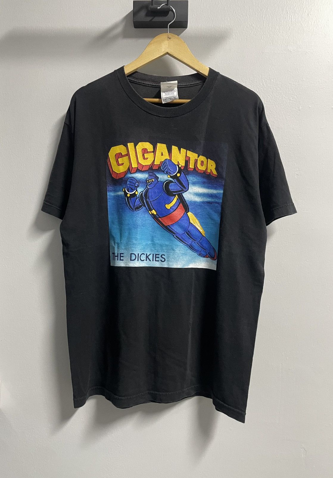 Band Tees Vintage 90s The Dickies Gigantor T-Shirt. Size US L / EU 52-54 / 3 - 1 Thumbnail