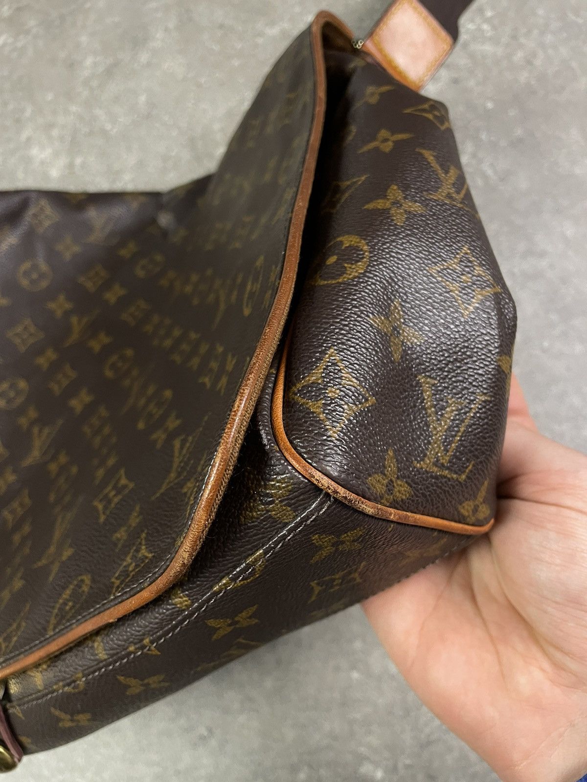 Louis Vuitton Louis Vuitton Abbesses Messenger Leather Bag Size ONE SIZE - 7 Thumbnail