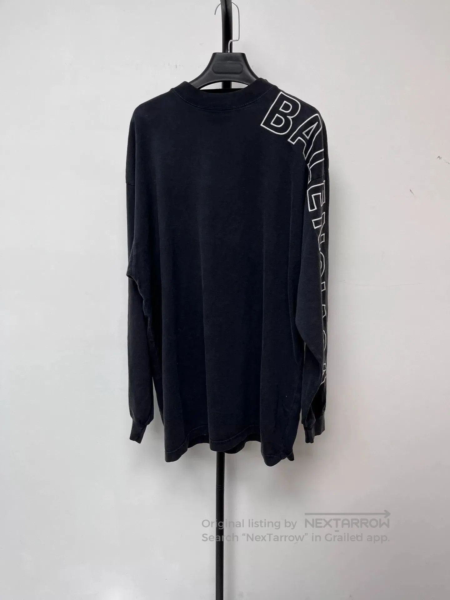 Balenciaga balenciaga logo long sleeve sweatshirt black. Size US M / EU 48-50 / 2 - 1 Thumbnail