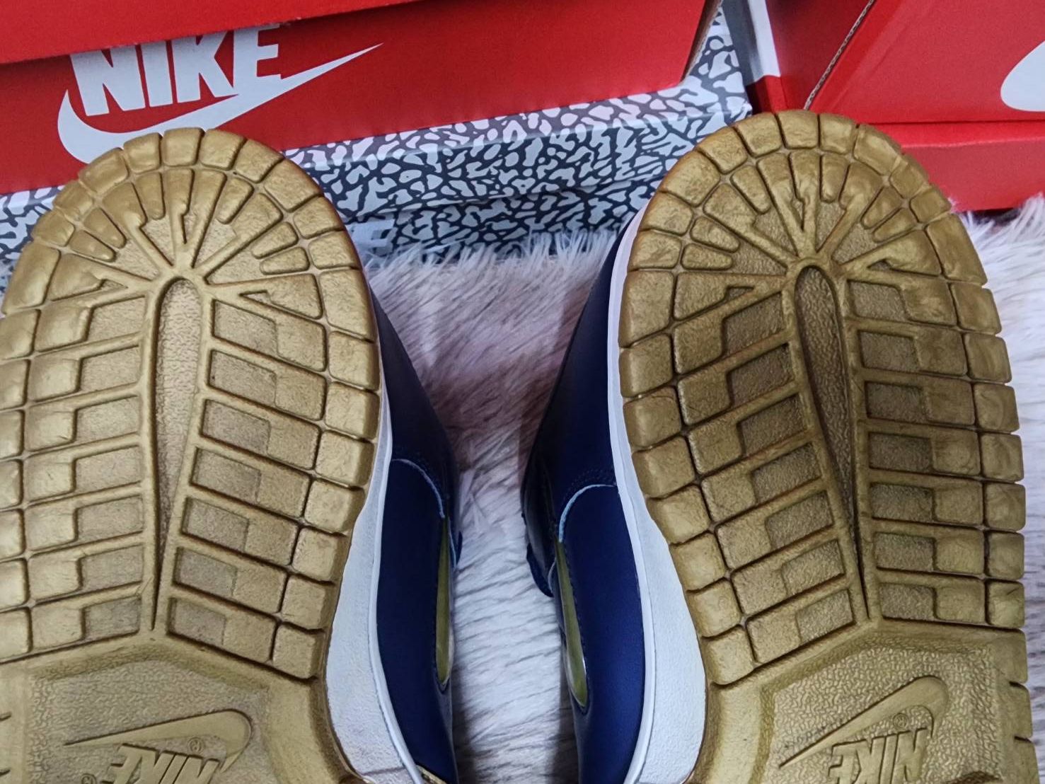 Nike Nike Sb Dunk Low Supreme Metallic Gold Size US 11 / EU 44 - 9 Thumbnail