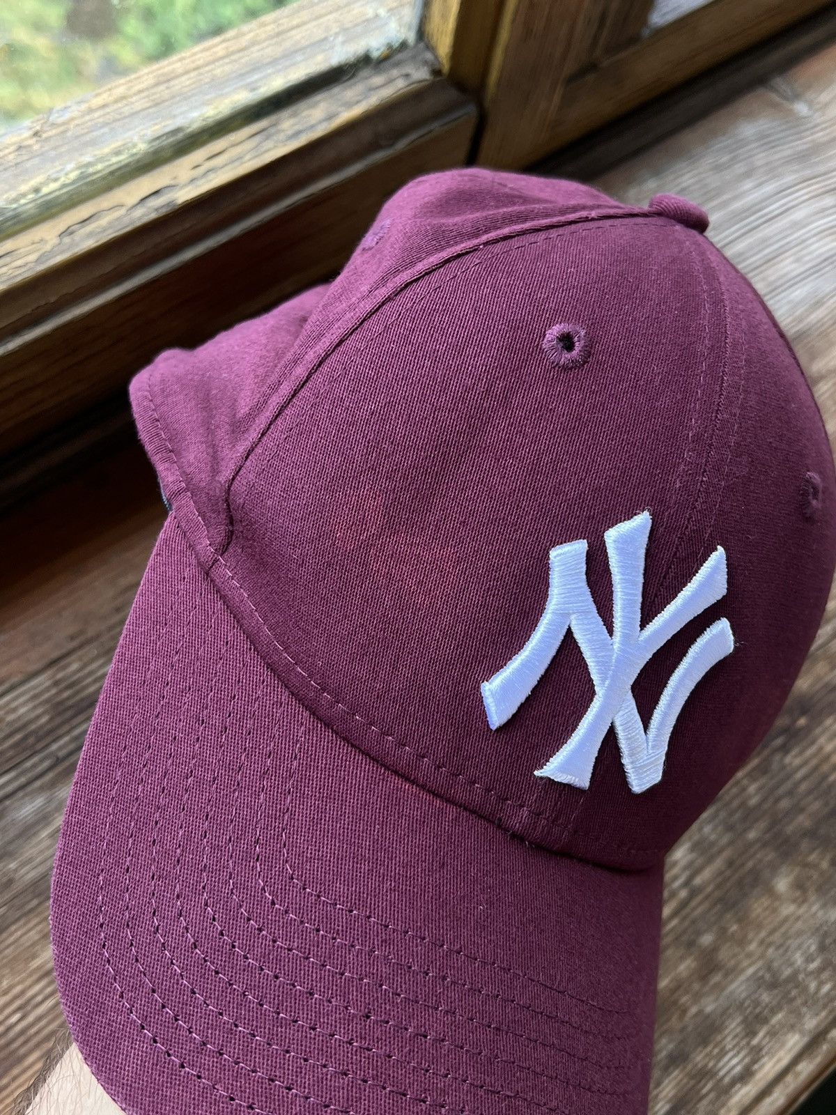 New York Yankees Y2K Cap New York Yankees New Era Beanie Hat Size ONE SIZE - 3 Thumbnail