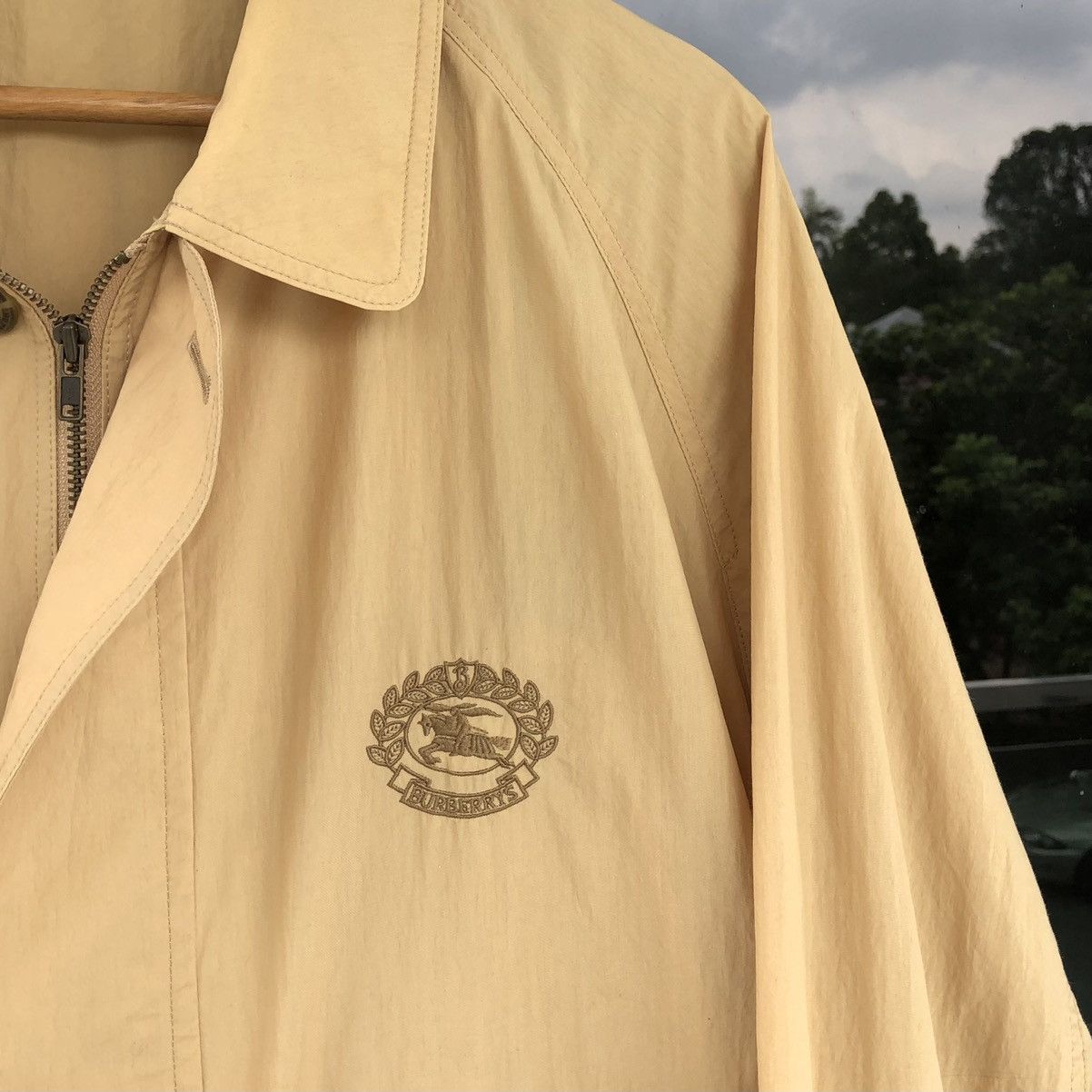 Burberry Vintage Burberrys Embroidered Logo Light Zipper Jacket Size US M / EU 48-50 / 2 - 3 Thumbnail