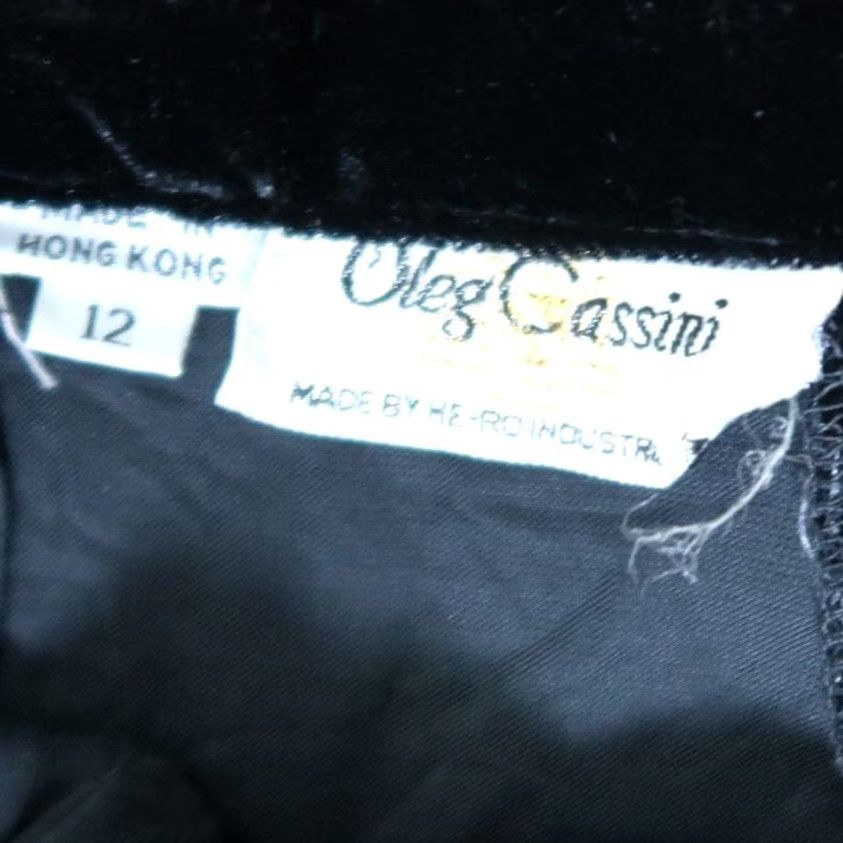 Oleg Cassini VINTAGE Oleg Cassini BLACK Velvet Straight Maxi Skirt 12 26" Long 90s Womens Slit Back Party/Cocktail Fall Winter Spring length 41" Size 34" / US 12 / IT 48 - 4 Thumbnail