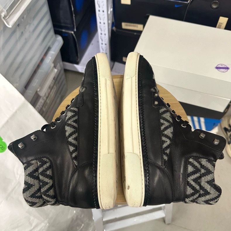 Louis Vuitton Louis Vuitton LV Sneaker Wool Material Size 42-2506 Size US 9 / EU 42 - 6 Thumbnail