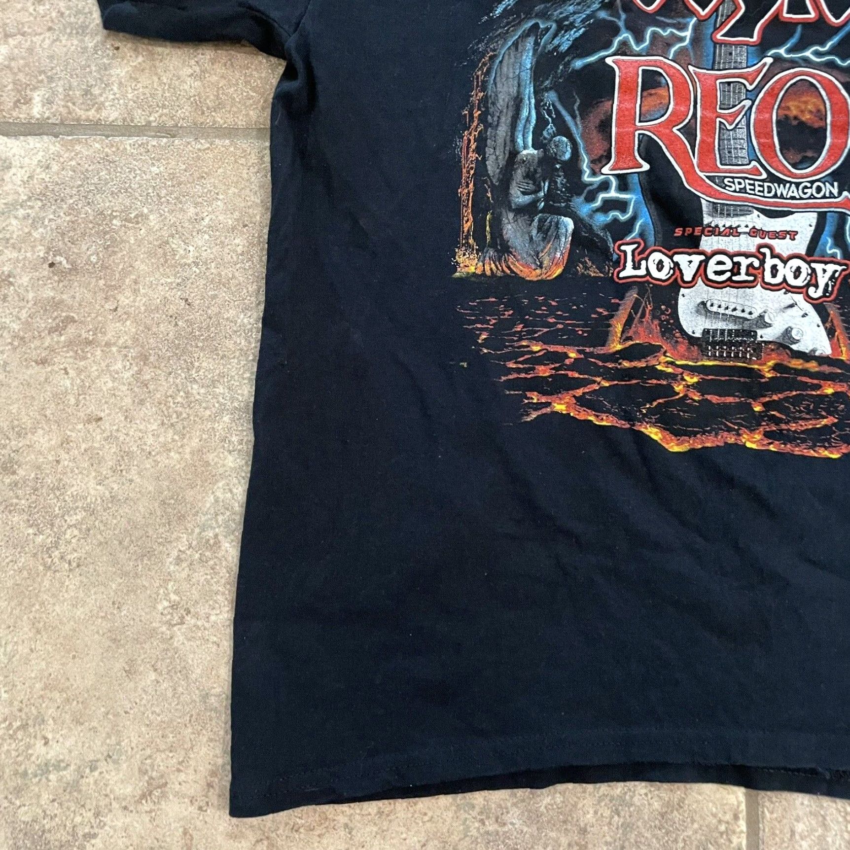 Gildan VINTAGE Styx Reo Loverboy Tour Shirt T-Shirt Mens Size L Black Band Graphic Tee Mens Size US L / EU 52-54 / 3 - 3 Thumbnail