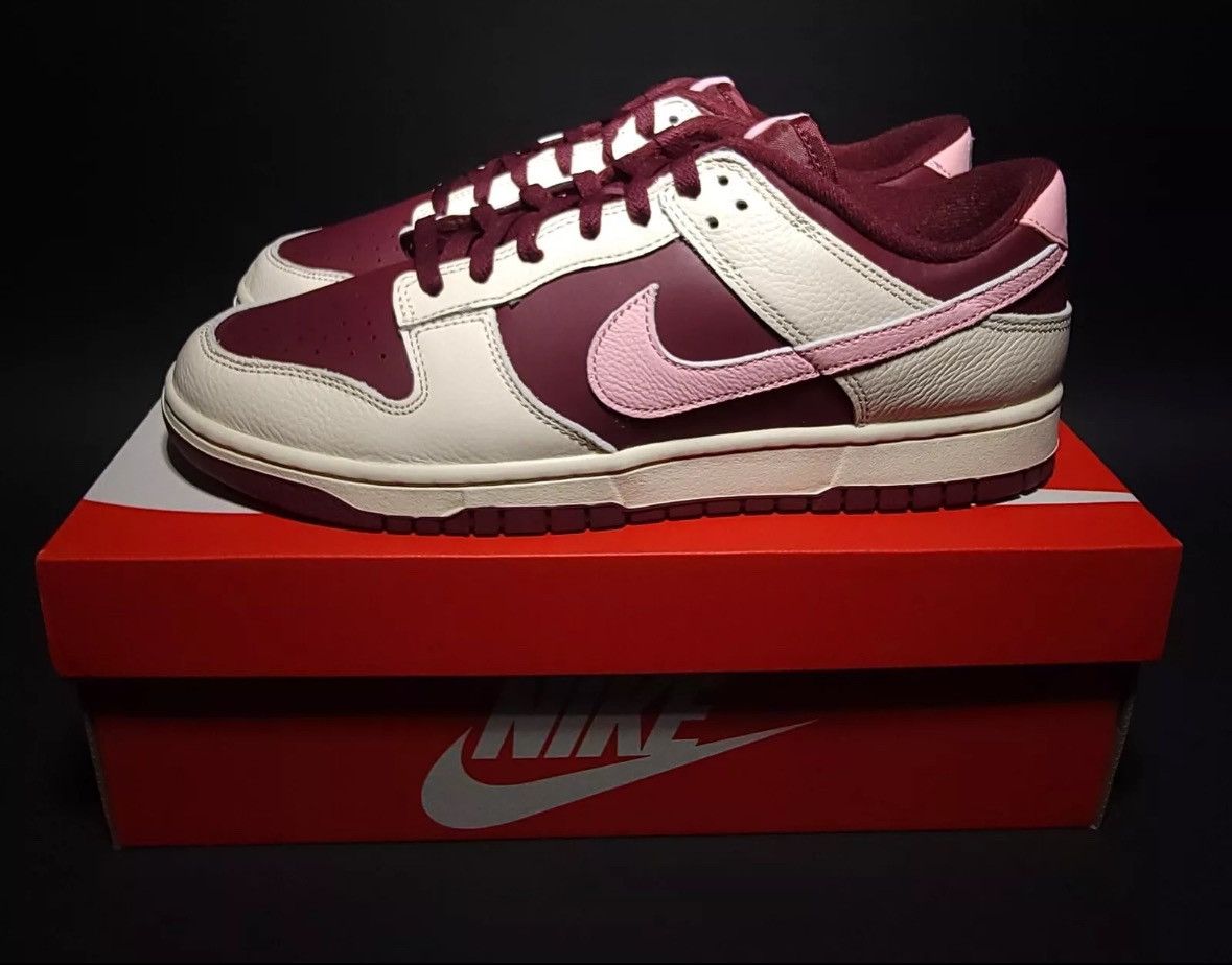 Nike Nike Valentine’s Day 2023 Retro Dunk Low Size US 9.5 / EU 42-43 - 1 Thumbnail