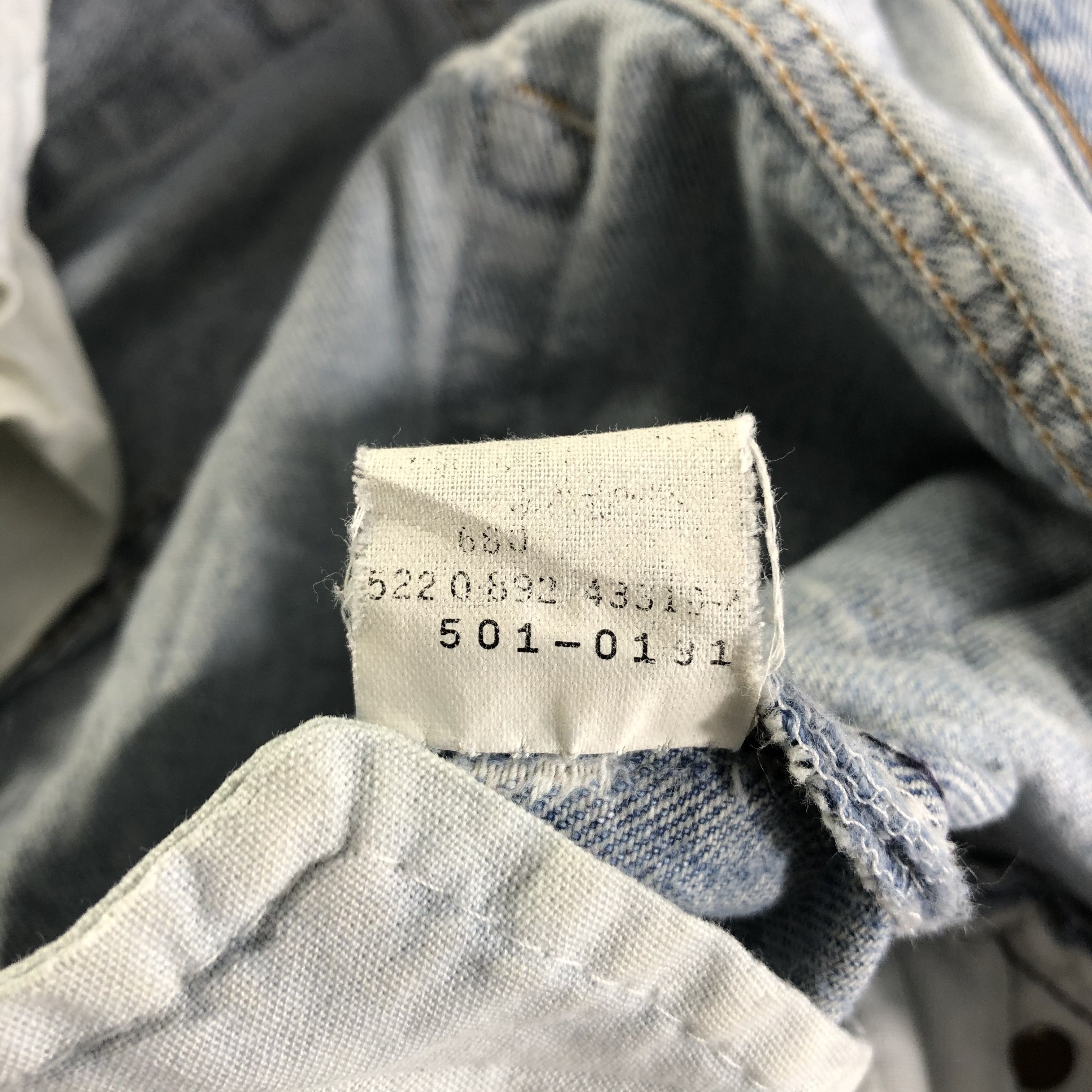 Levi's 90s Vintage Light Wash Levis 501 Jeans-J4365 Size US 34 / EU 50 - 14 Thumbnail