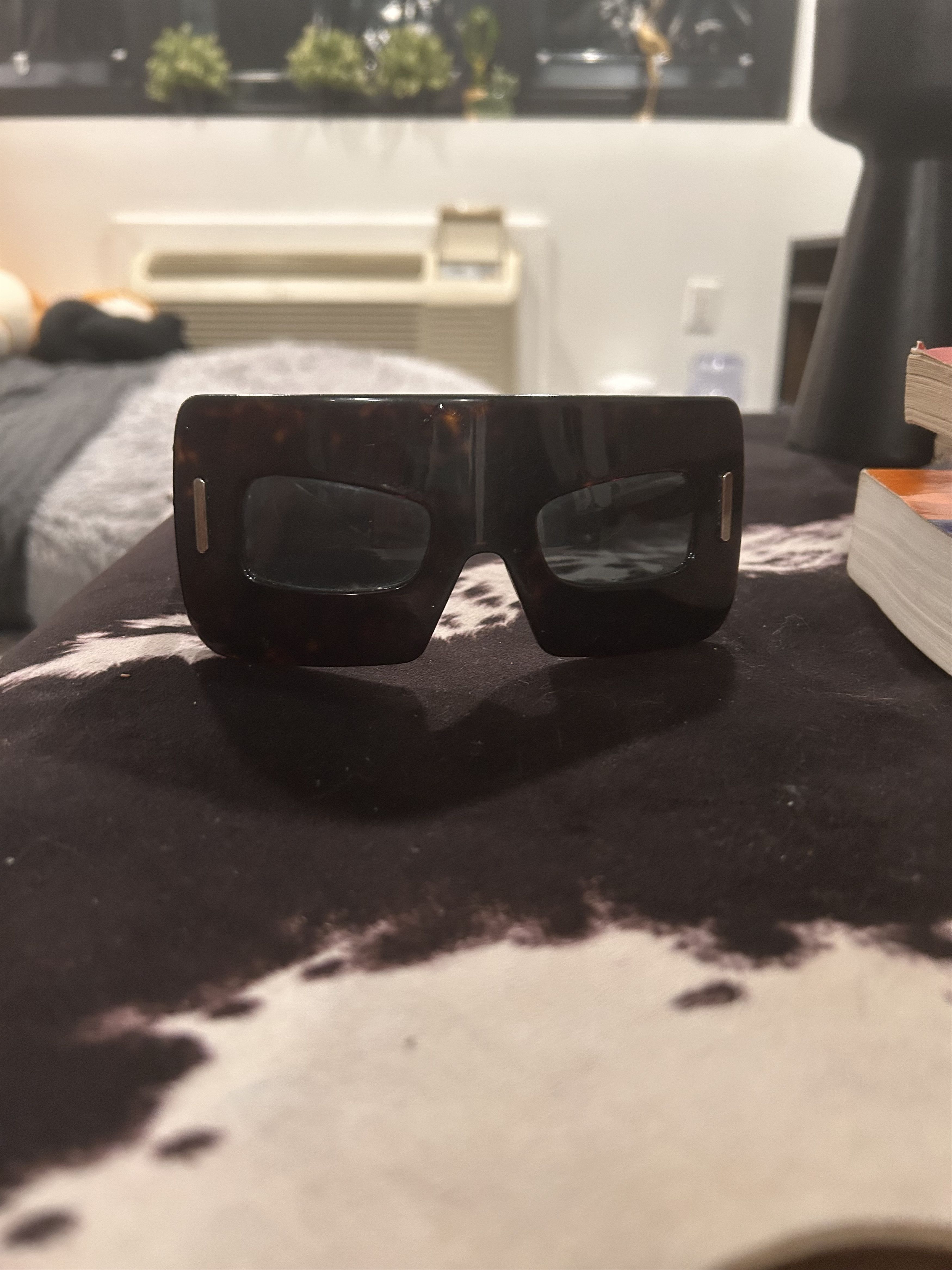 Marc Jacobs Marc Jacobs Archival 2008 Runway "Mask" Shield Sunglasses Size ONE SIZE - 1 Thumbnail