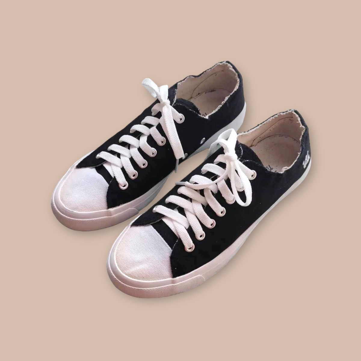 Undercover × Uniqlo Uniqlo x Undercover “UU” by Jun takahashi FW2012 Sneakers Size US 6 / EU 39 - 2 Thumbnail