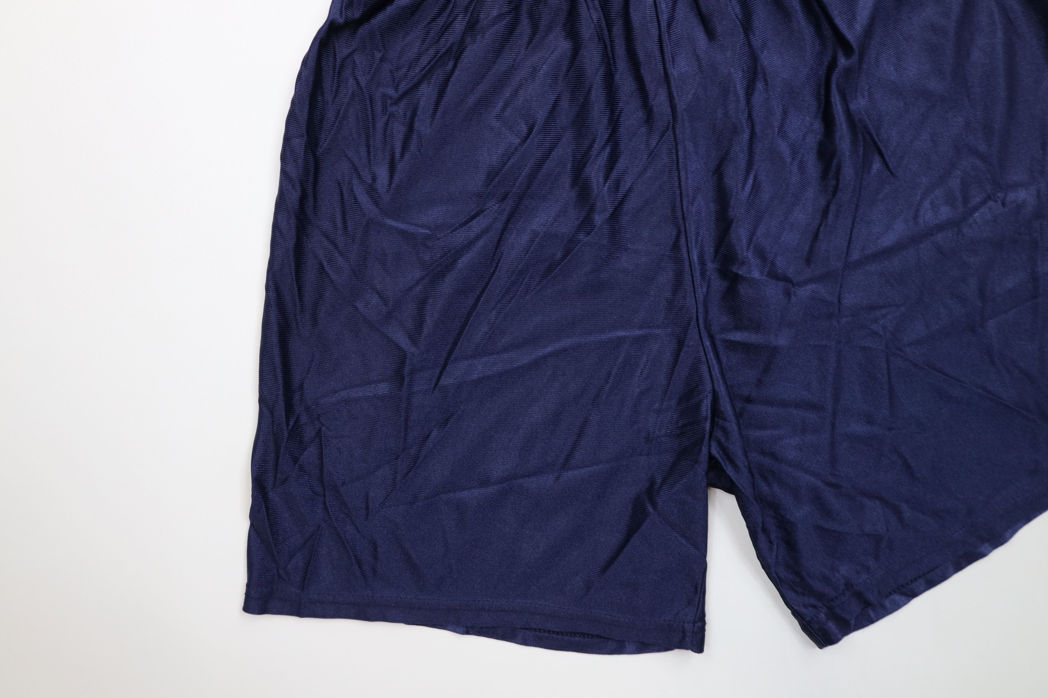 Vintage Vintage 90s Wilson Nylon Basketball Shorts Navy Blue USA Size US 34 / EU 50 - 7 Thumbnail