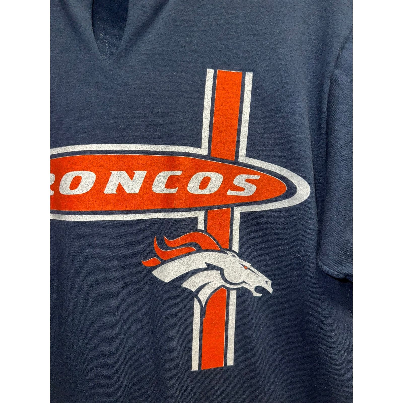 Vintage Vintage Womens Denver Broncos Shirt Logo 7 Cut Neck NFL VTG Size M / US 6-8 / IT 42-44 - 3 Thumbnail