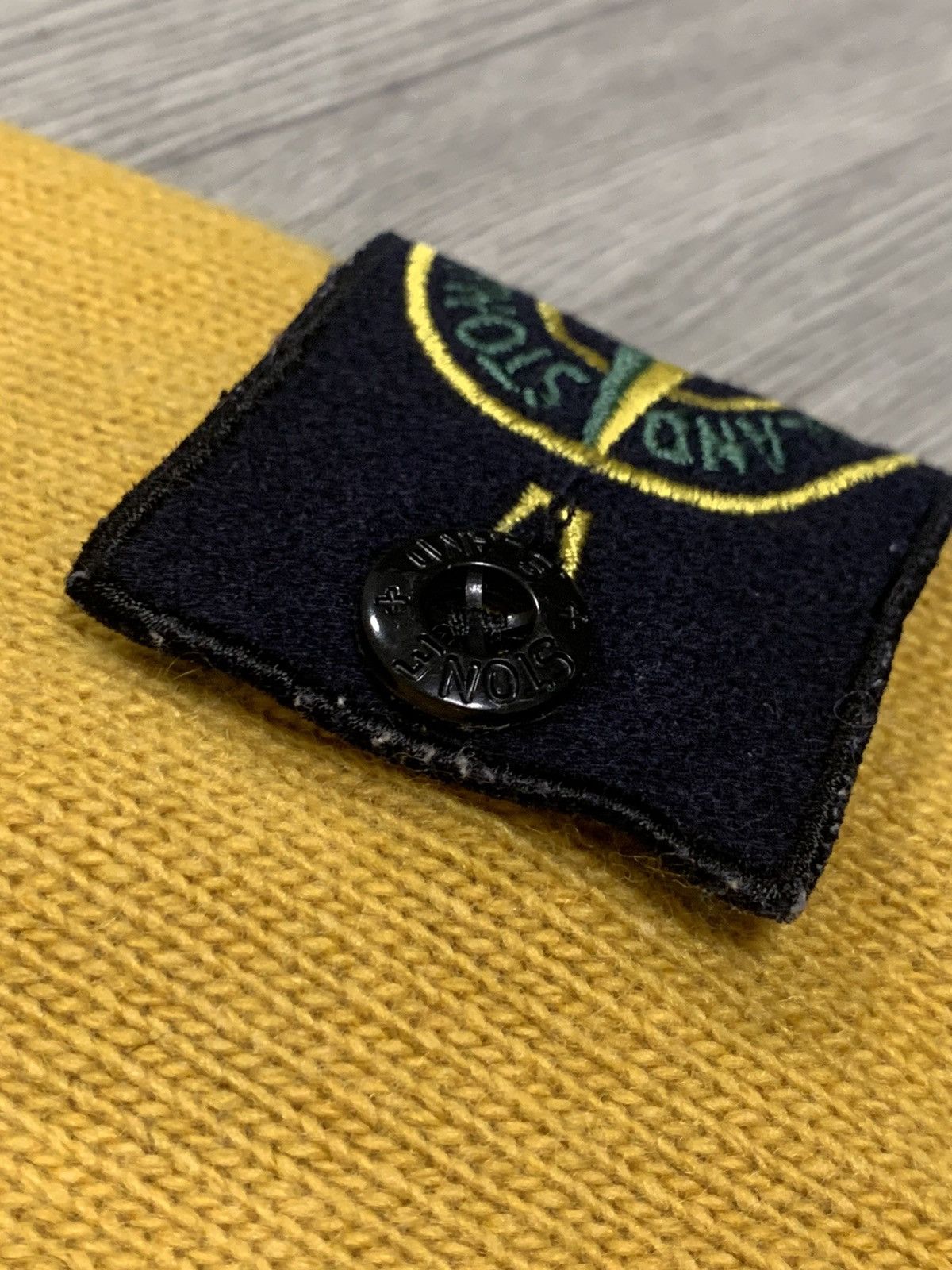 Vintage Stone Island Yellow Lambswool Knit Jumper L/S Size M Size US L / EU 52-54 / 3 - 5 Thumbnail