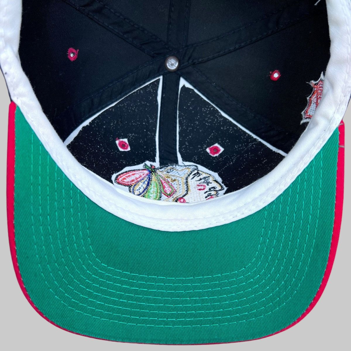 NHL × Sports Specialties × Vintage 90s NHL Chicago Blackhawks Back Script Sports Specialties Size ONE SIZE - 10 Thumbnail