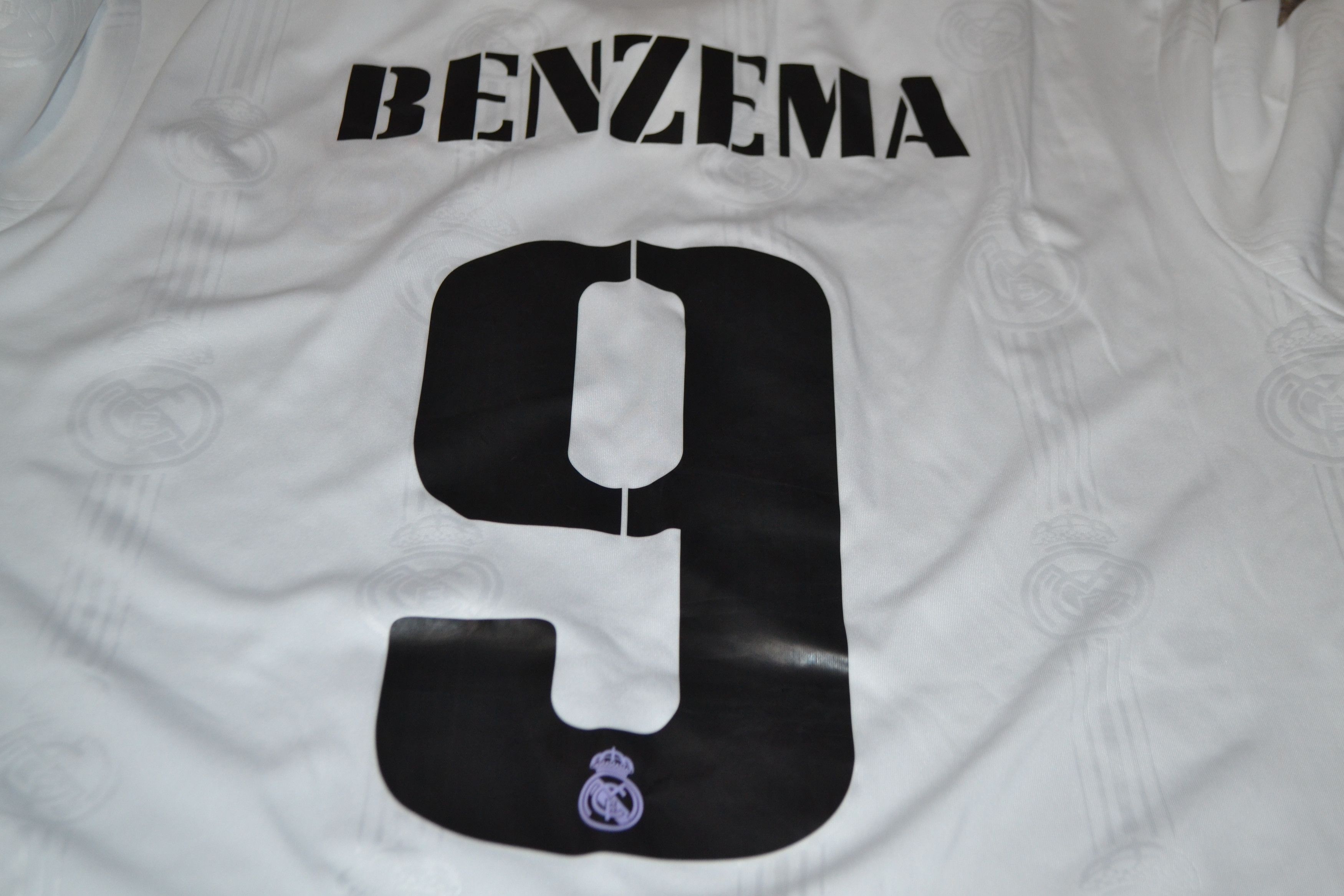 Adidas Real Madrid Home Shirt 2022 2023 Jersey #9 Benzema Size US XL / EU 56 / 4 - 7 Thumbnail