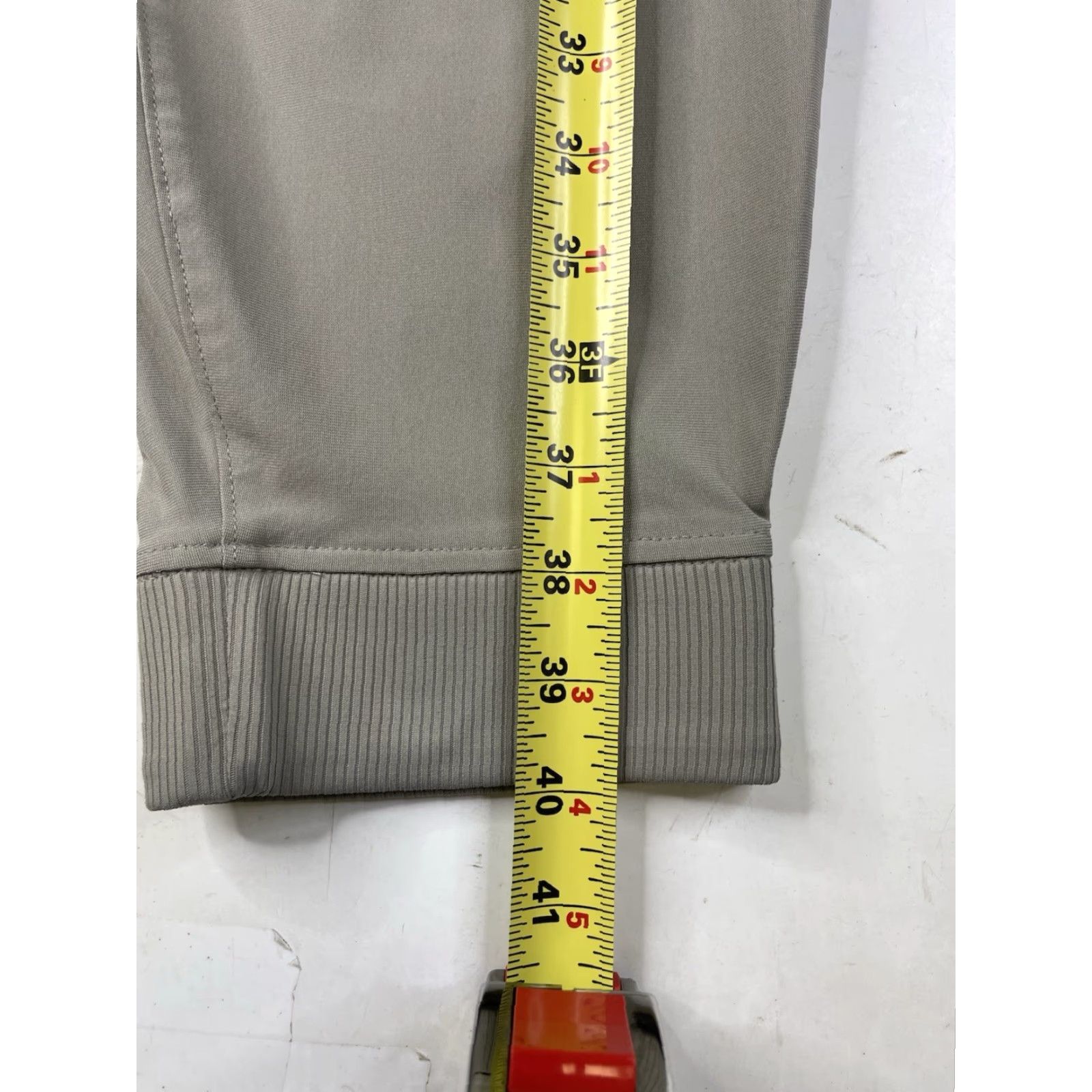 Vuori Vuori Mens Jogger Pants Tapered Gray 2XL Regular Elastic Waist Pockets Inseam See Measurements V436 Size US 39 - 2 Thumbnail