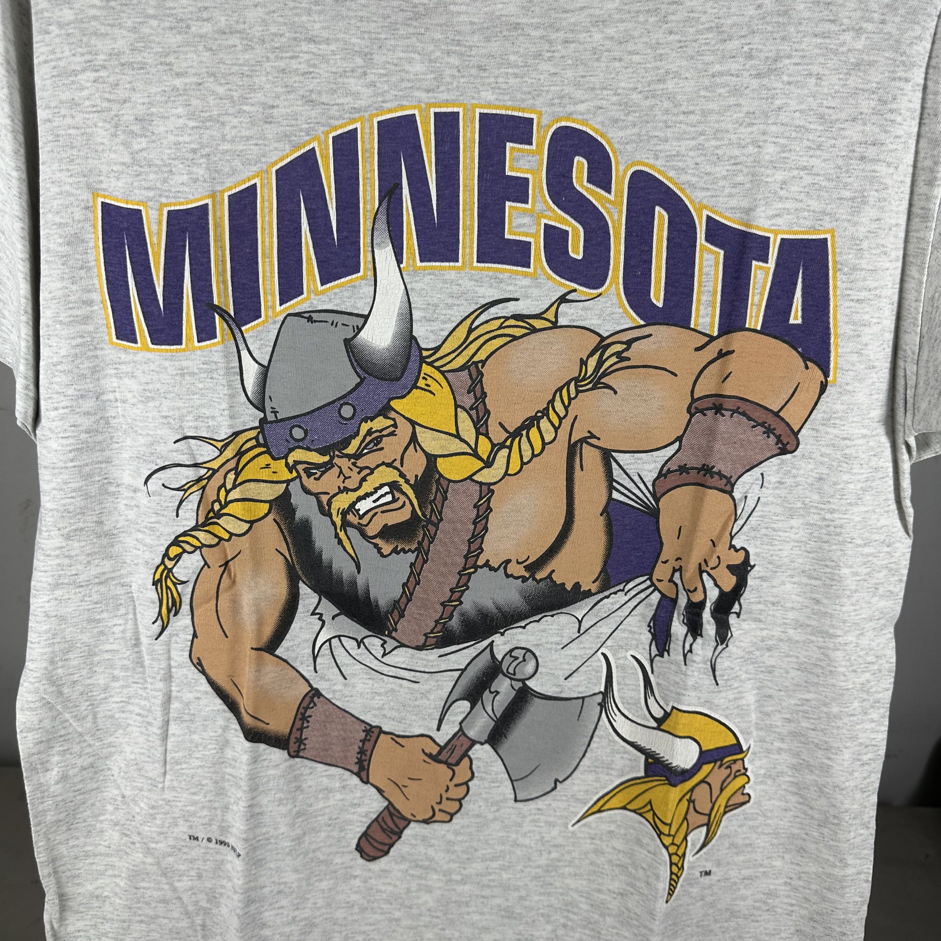 Vintage 1993 Minnesota Vikings Football NFL Breakthrough Nutmeg Tee Size US M / EU 48-50 / 2 - 2 Thumbnail