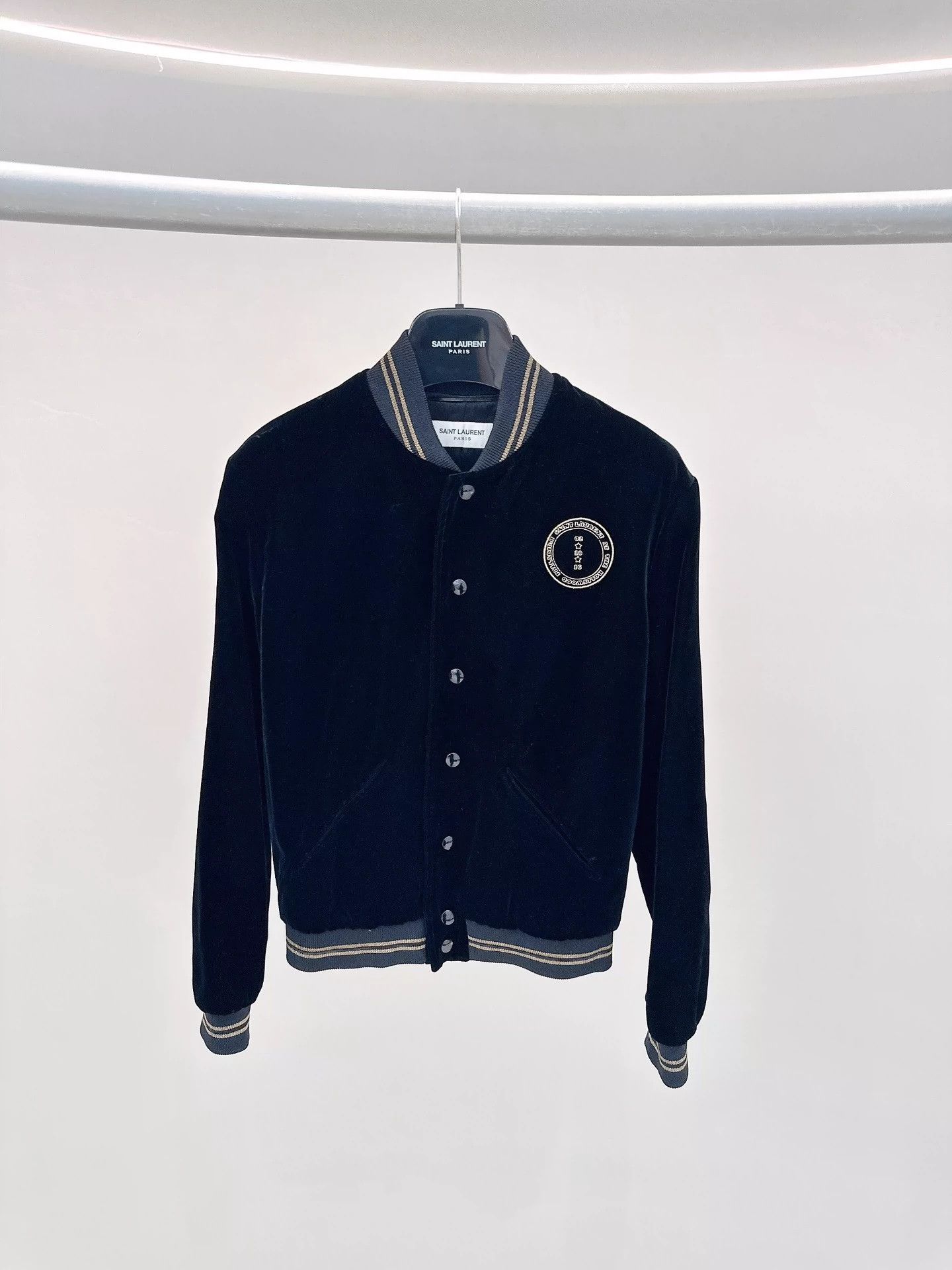 Saint Laurent Paris Saint Laurent Paris Velvet baseball jersey Size US S / EU 44-46 / 1 - 1 Thumbnail