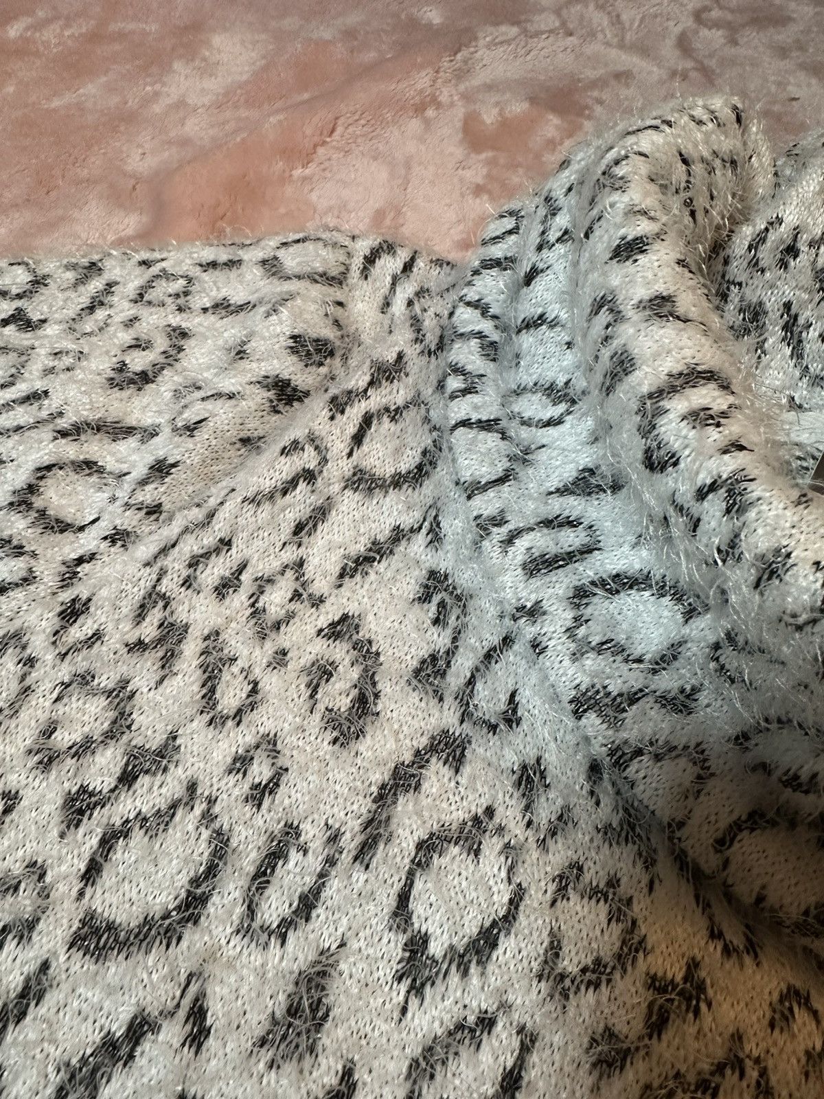 Other NWT Once & Again Gray Leopard Cowl Neck Textured Sweater Size M / US 6-8 / IT 42-44 - 3 Thumbnail