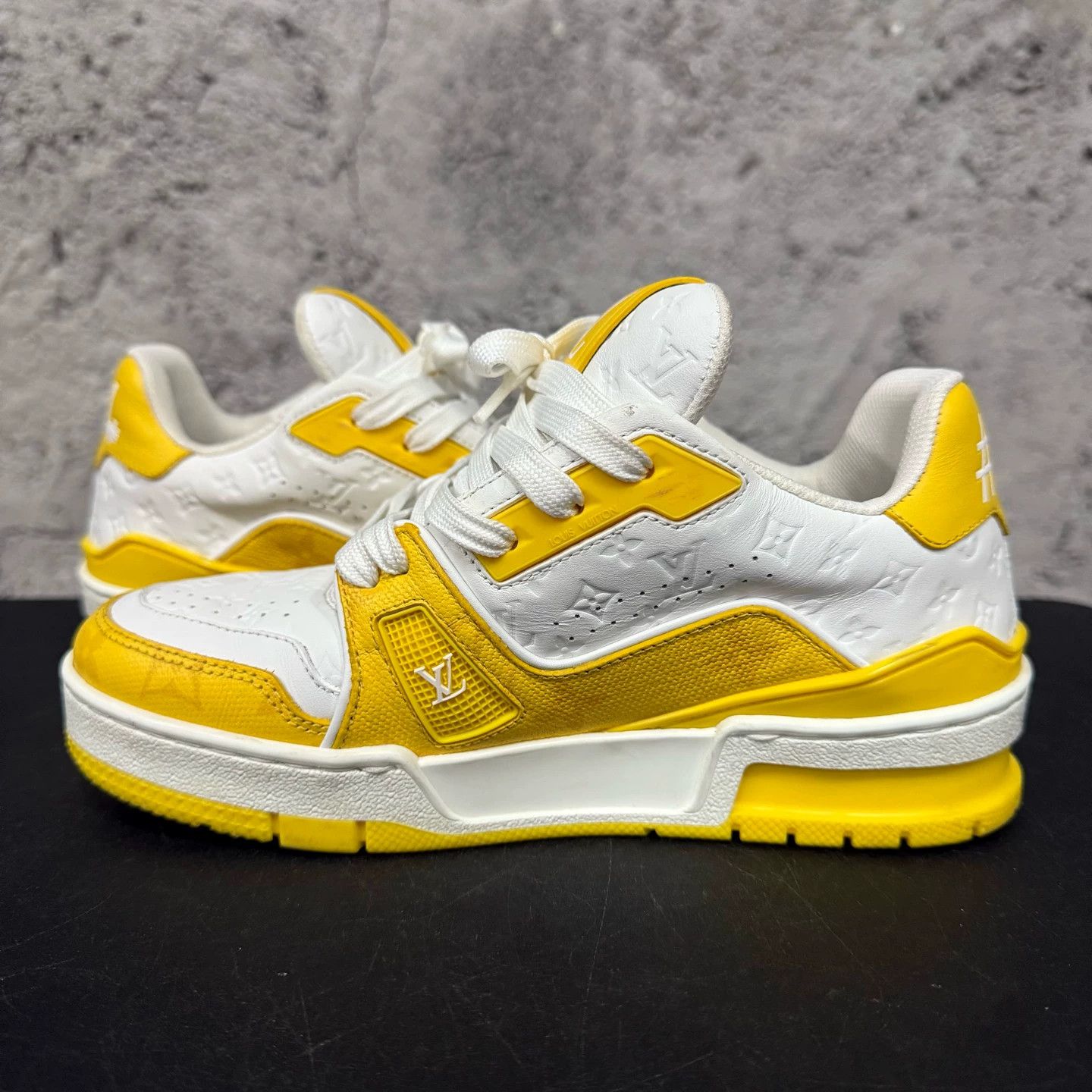 Louis Vuitton Louis Vuitton Trainer Sneaker Size 1.5 (34.5) Size US 4.5 / IT 34.5 - 5 Thumbnail