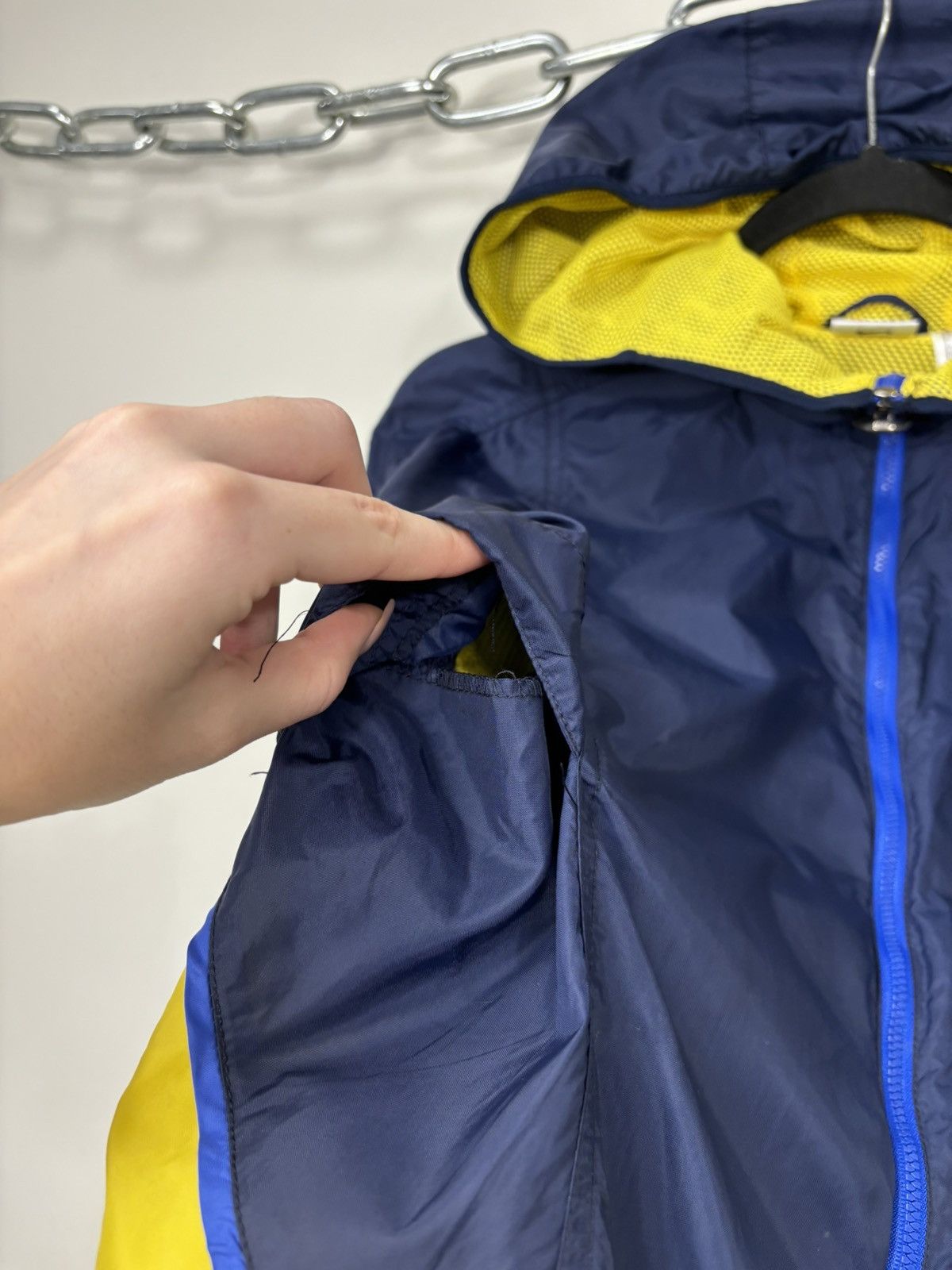 Nike Vintage 90s Nike Y2K Big Logo Retro Hype Hooded Nylon Jacket Size US M / EU 48-50 / 2 - 5 Thumbnail
