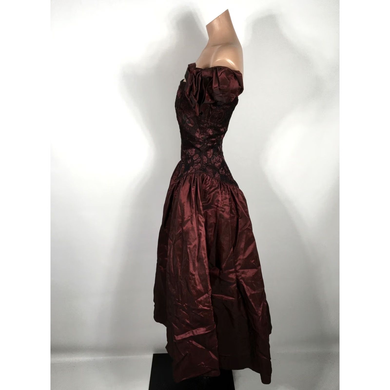 Vintage VINTAGE Deja Vu Prom Dress maroon lace off shoulder 80s ball gown sz 4 Womens Size S / US 4 / IT 40 - 7 Thumbnail