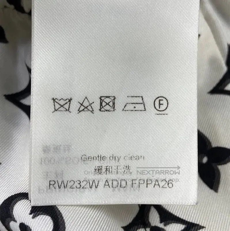 Louis Vuitton Louis Vuitton White Silk Women's Shorts . Size 23" - 6 Thumbnail
