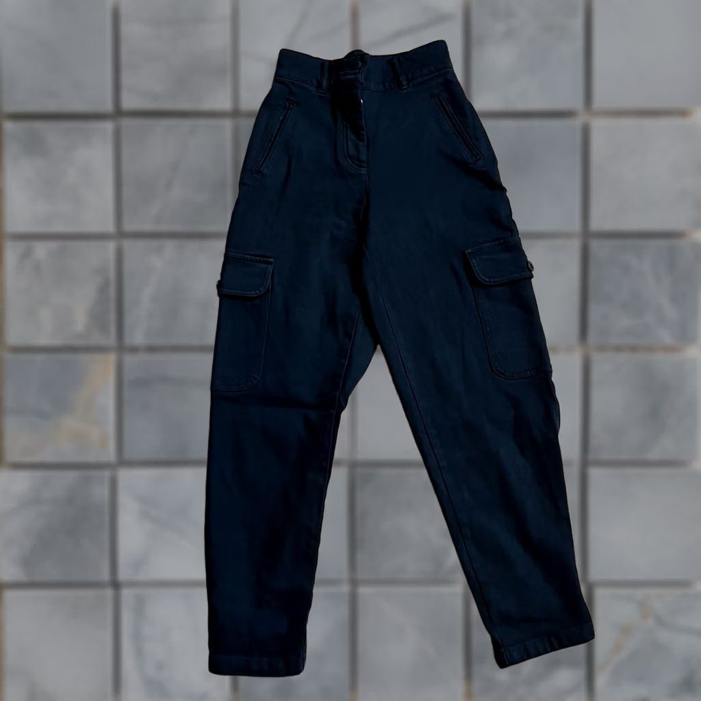 Vintage Wilfred Free Aritzia Pants Womens 00 Black Modern Cargo Ankle Crop Womens Pants 00 Black Cropped Ankle Cargo Womens Size 24" / US 00 / IT 34 - 1 Thumbnail