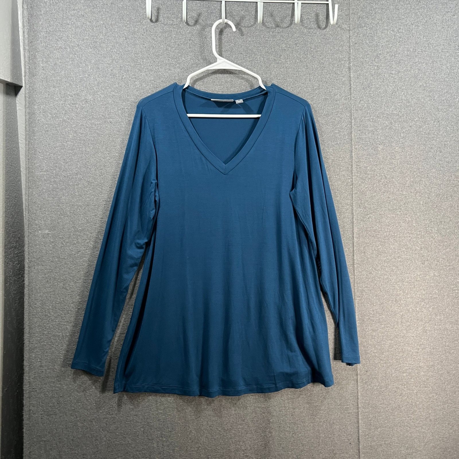 Other Susan Graver Lifestyle Ree. Sra Knit VNeck Long Sleeve Size S / US 4 / IT 40 - 1 Thumbnail